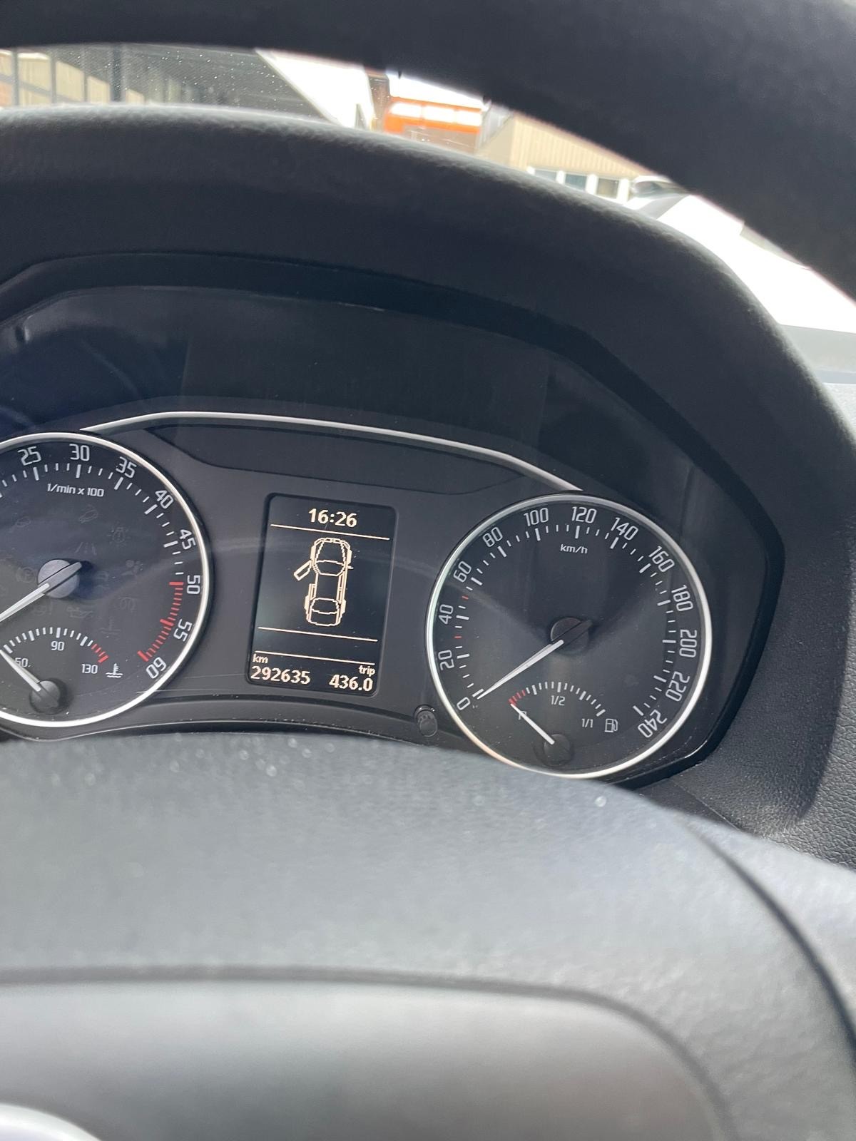 SKODA Octavia Combi 1.6 TDI Elegance 4x4-image-3