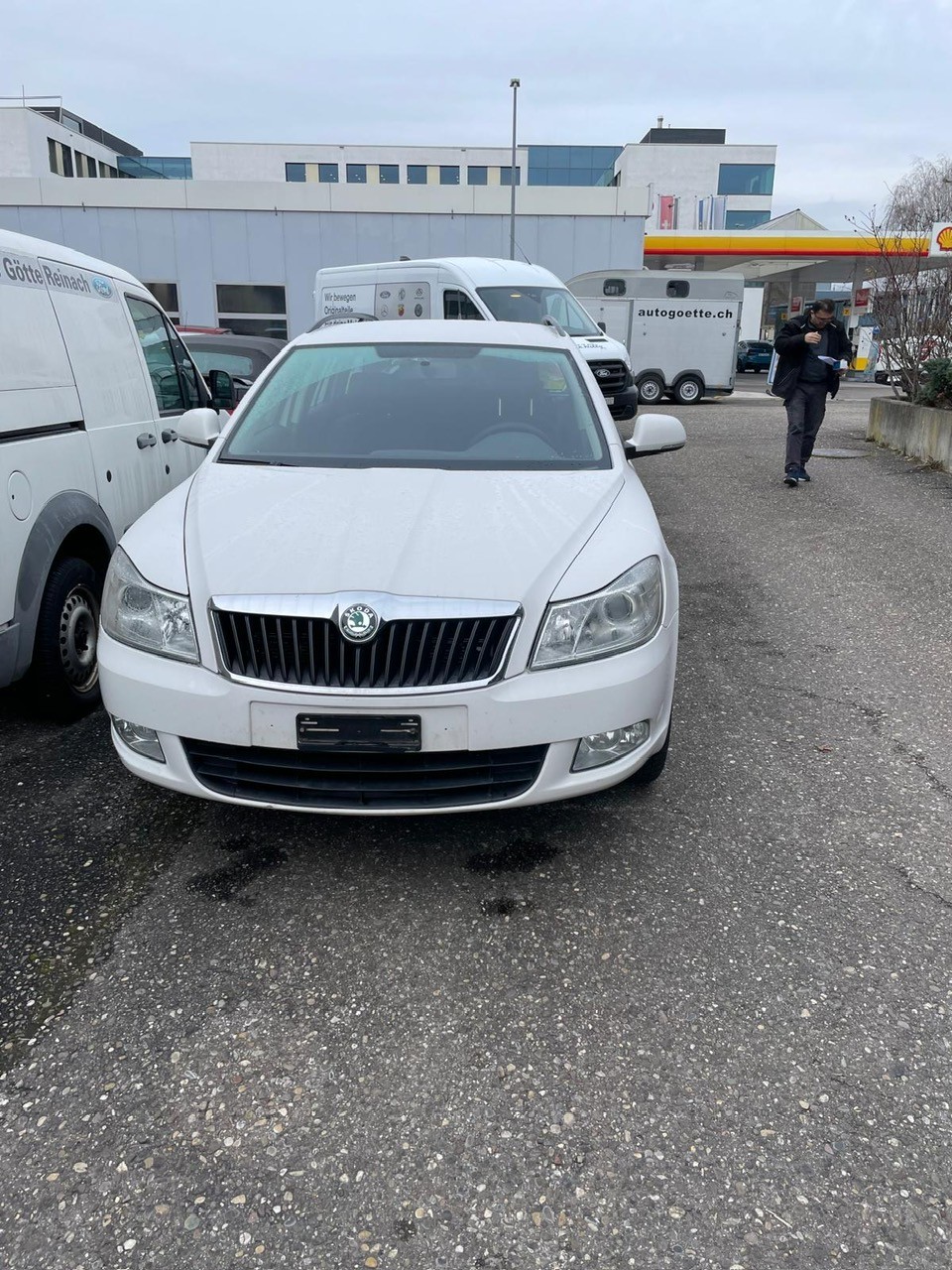SKODA Octavia Combi 1.6 TDI Elegance 4x4-image-0