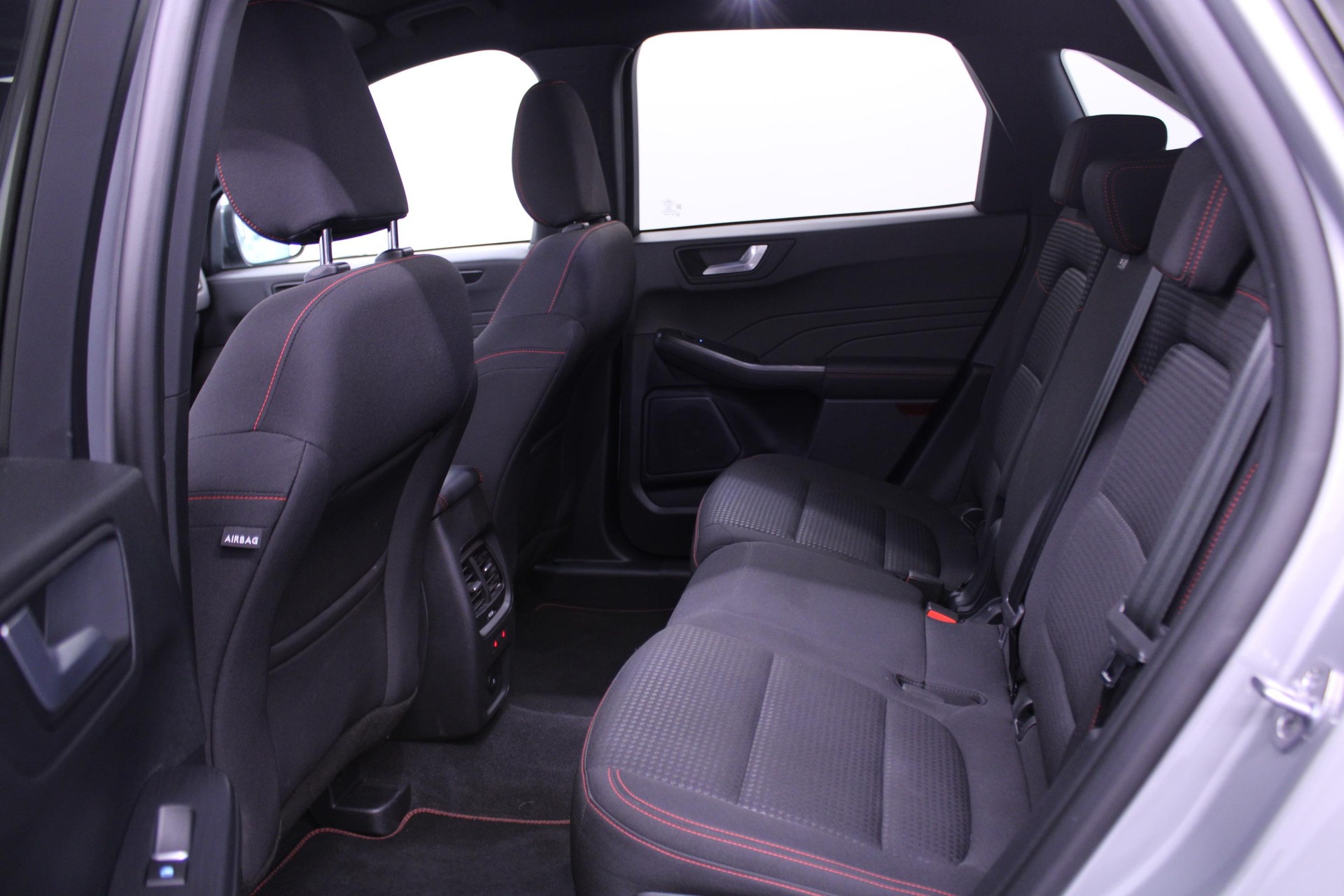 FORD Kuga 2.5 Plug-in Hybrid ST-Line-image-5