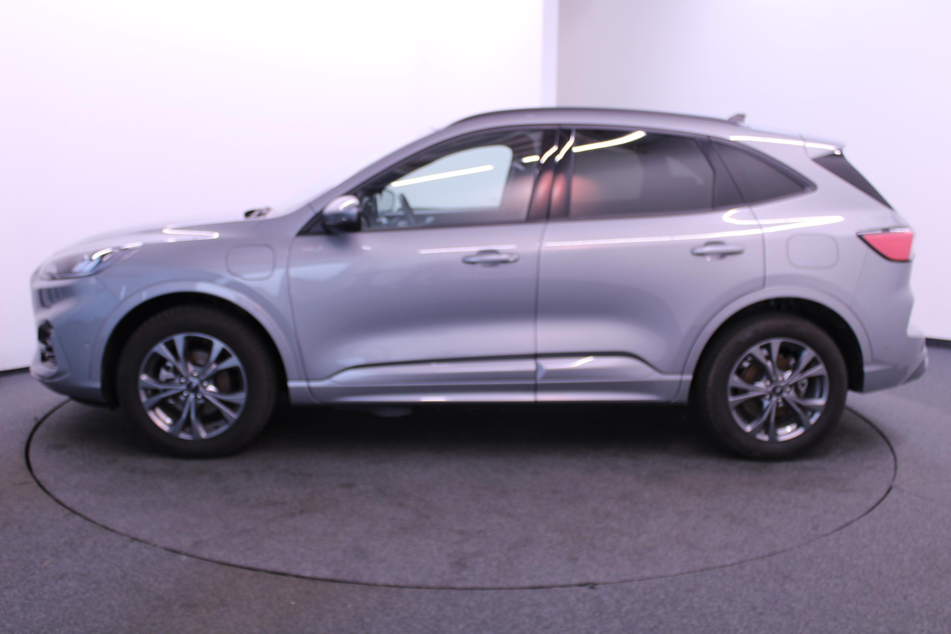 FORD Kuga 2.5 Plug-in Hybrid ST-Line-image-2