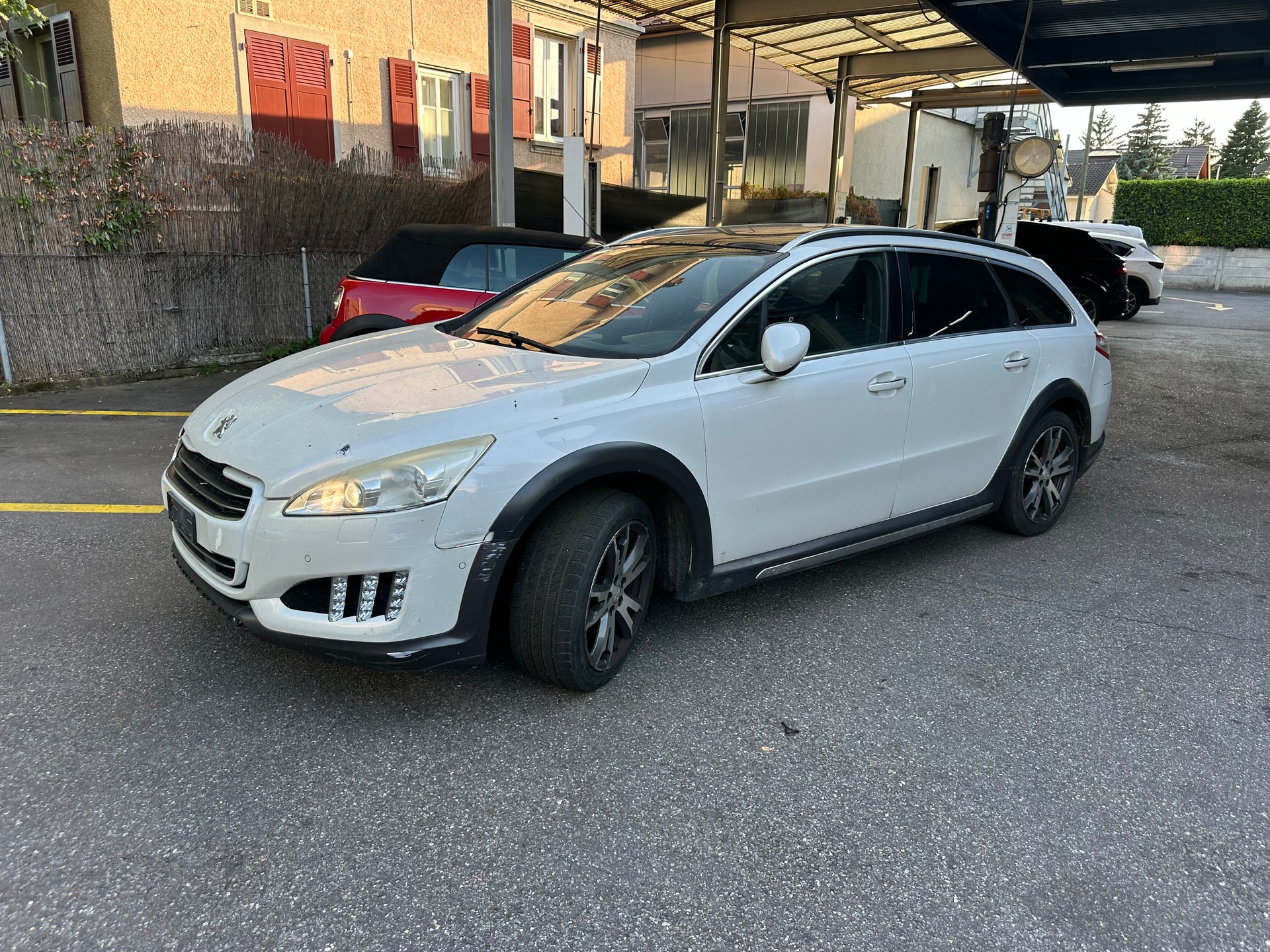 PEUGEOT 508 RXH 2.0 HDI Hybrid4 EGS6-image-8