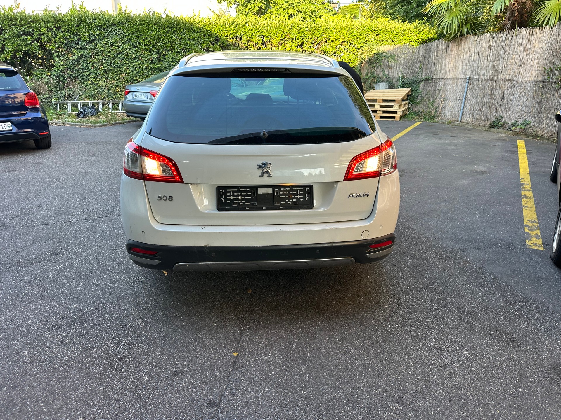 PEUGEOT 508 RXH 2.0 HDI Hybrid4 EGS6-image-9