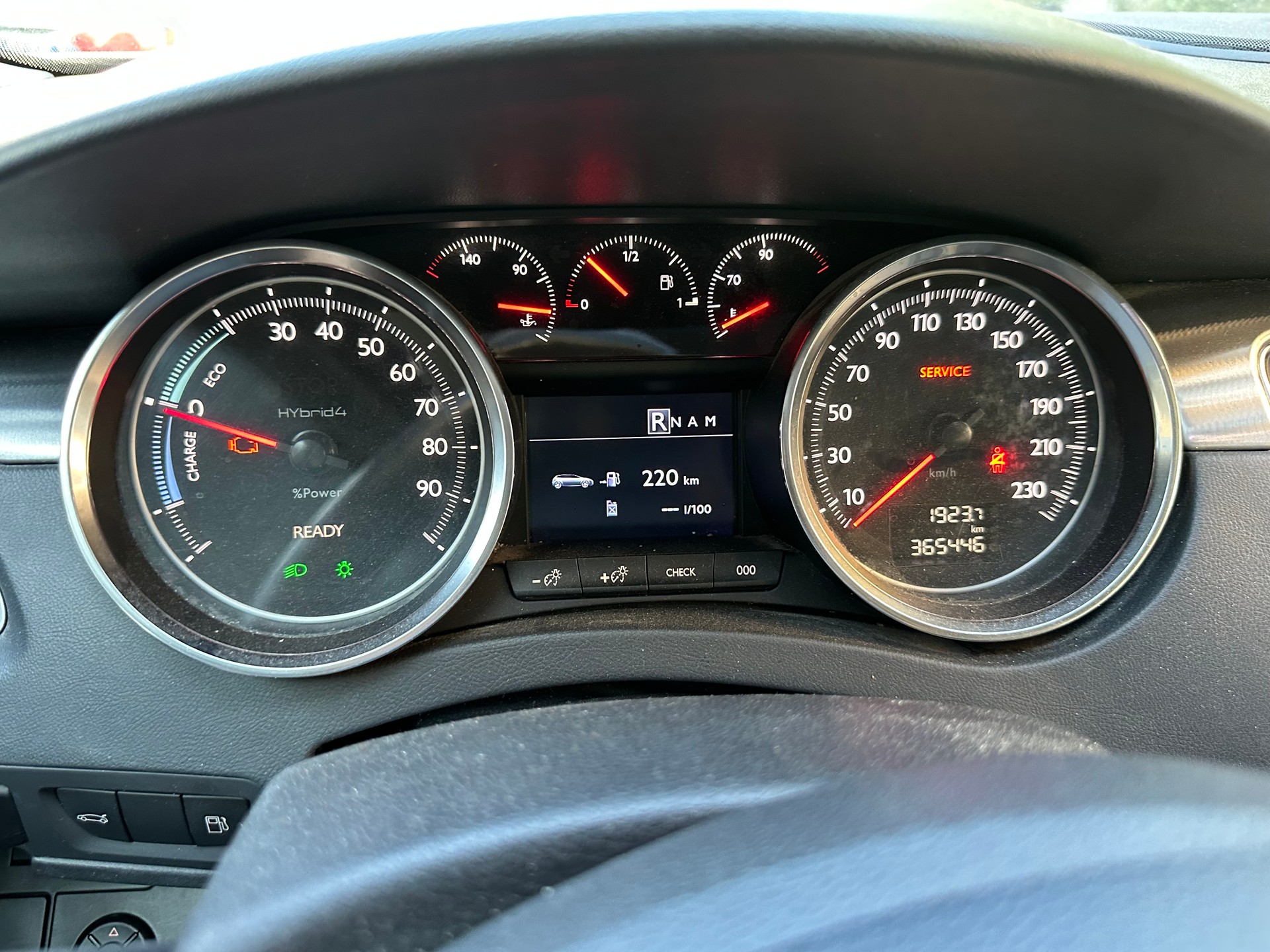 PEUGEOT 508 RXH 2.0 HDI Hybrid4 EGS6-image-6