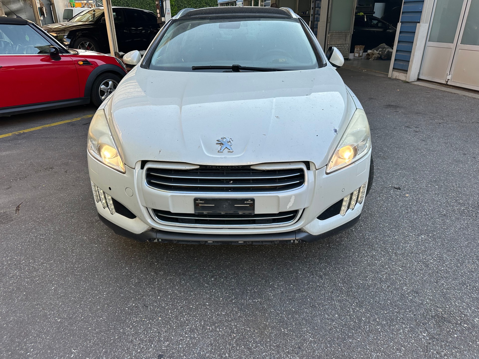 PEUGEOT 508 RXH 2.0 HDI Hybrid4 EGS6-image-0