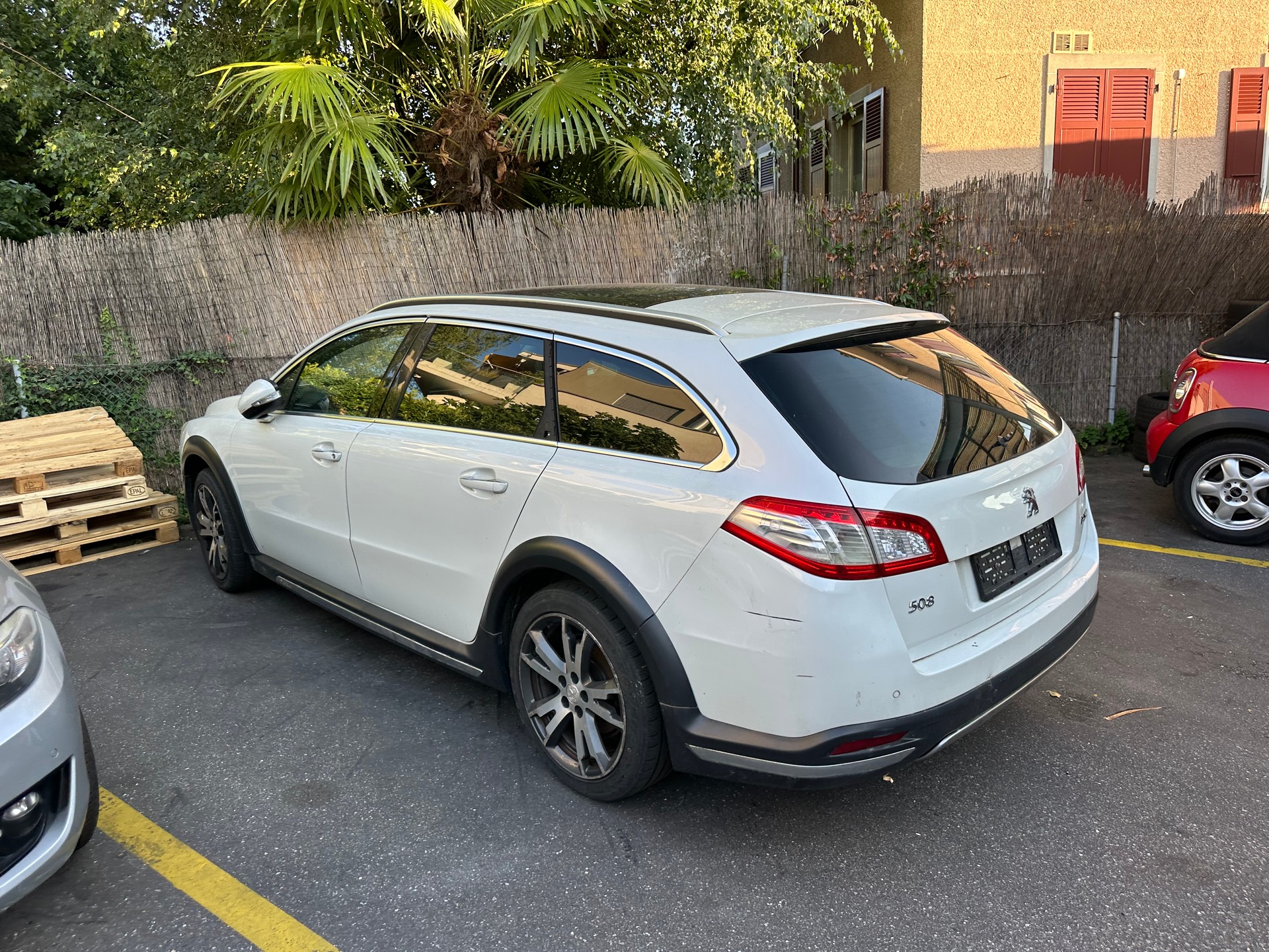 PEUGEOT 508 RXH 2.0 HDI Hybrid4 EGS6-image-2
