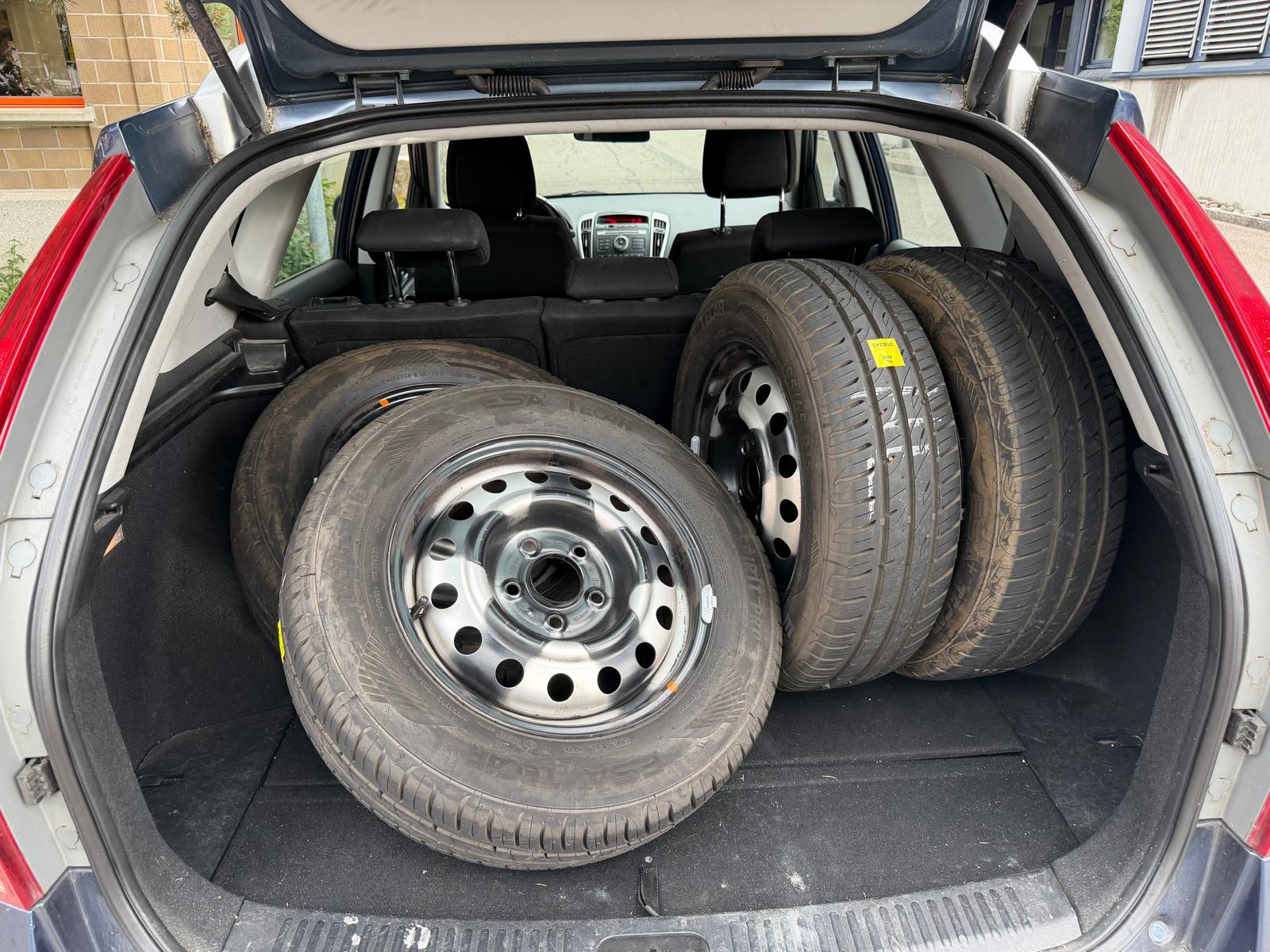 KIA Cee'd Sporty Wagon 1.6 16V Trend Automatic-image-10