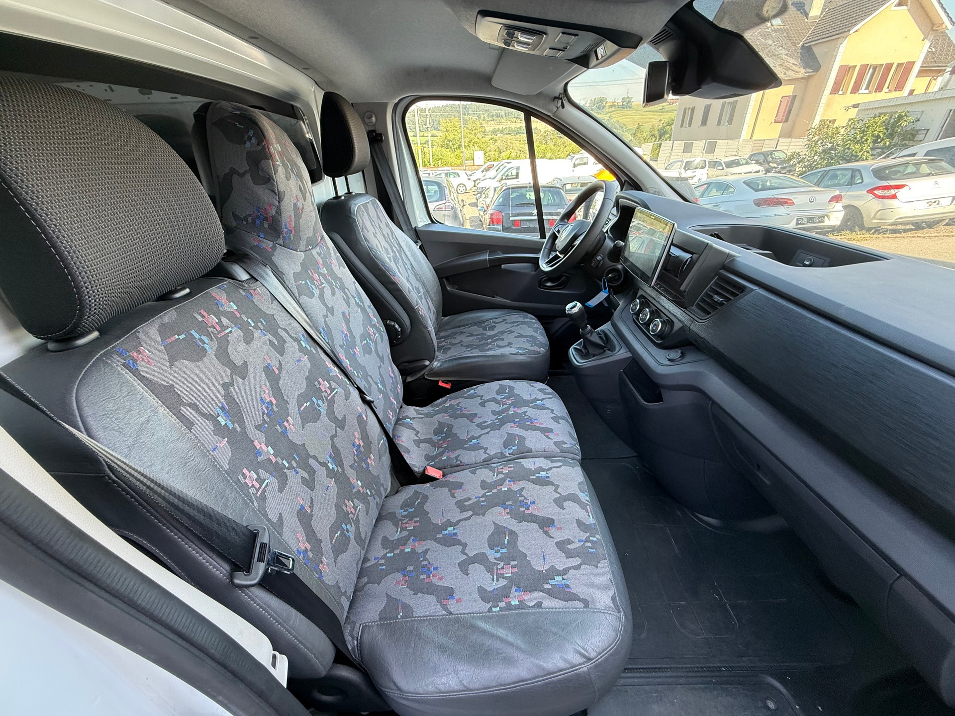 RENAULT Trafic 2.0 Blue dCi 150 Business L2H2 EN-image-8