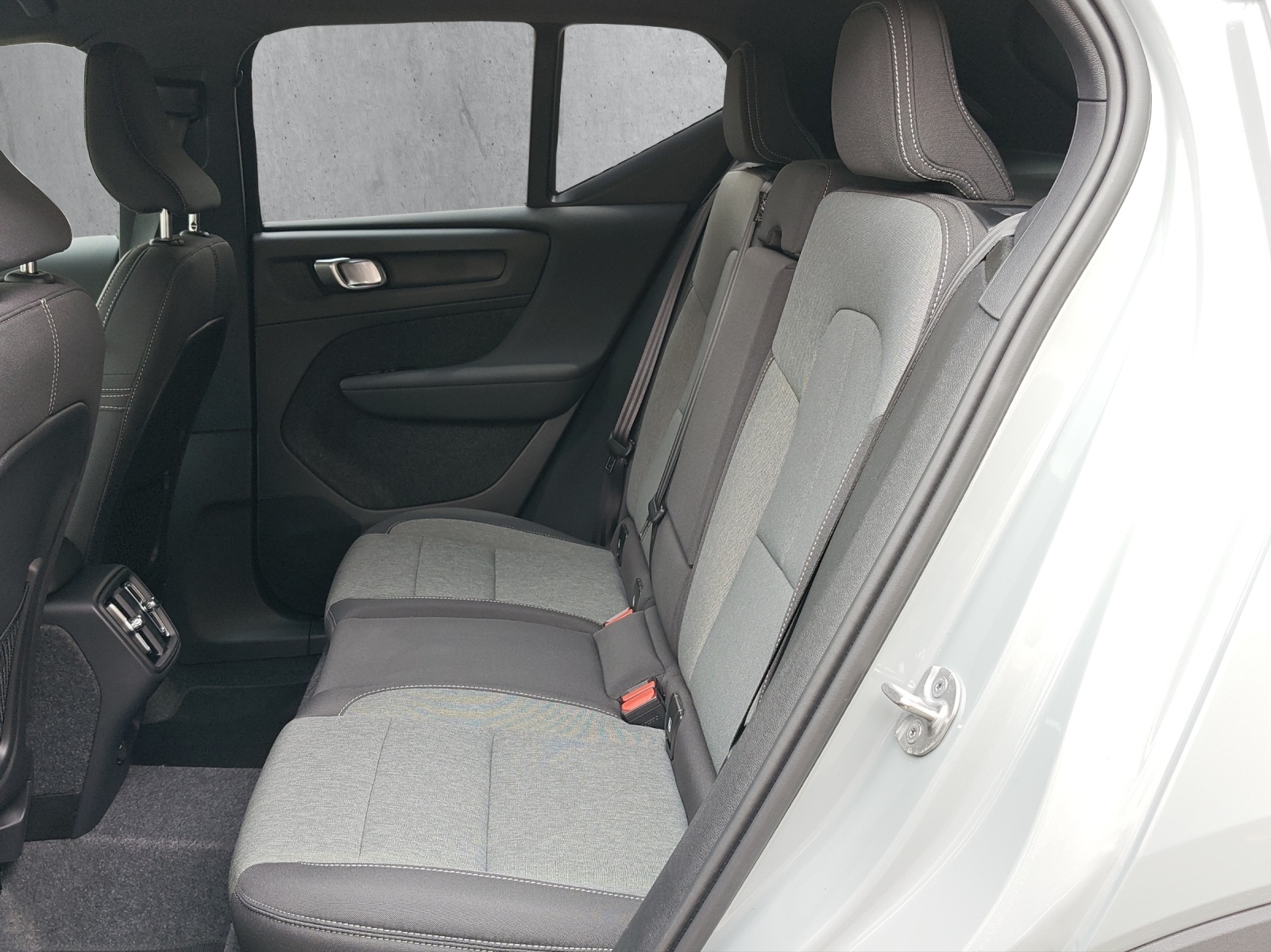 VOLVO XC40 2.0 B3 MH XCITE XCITE-image-12