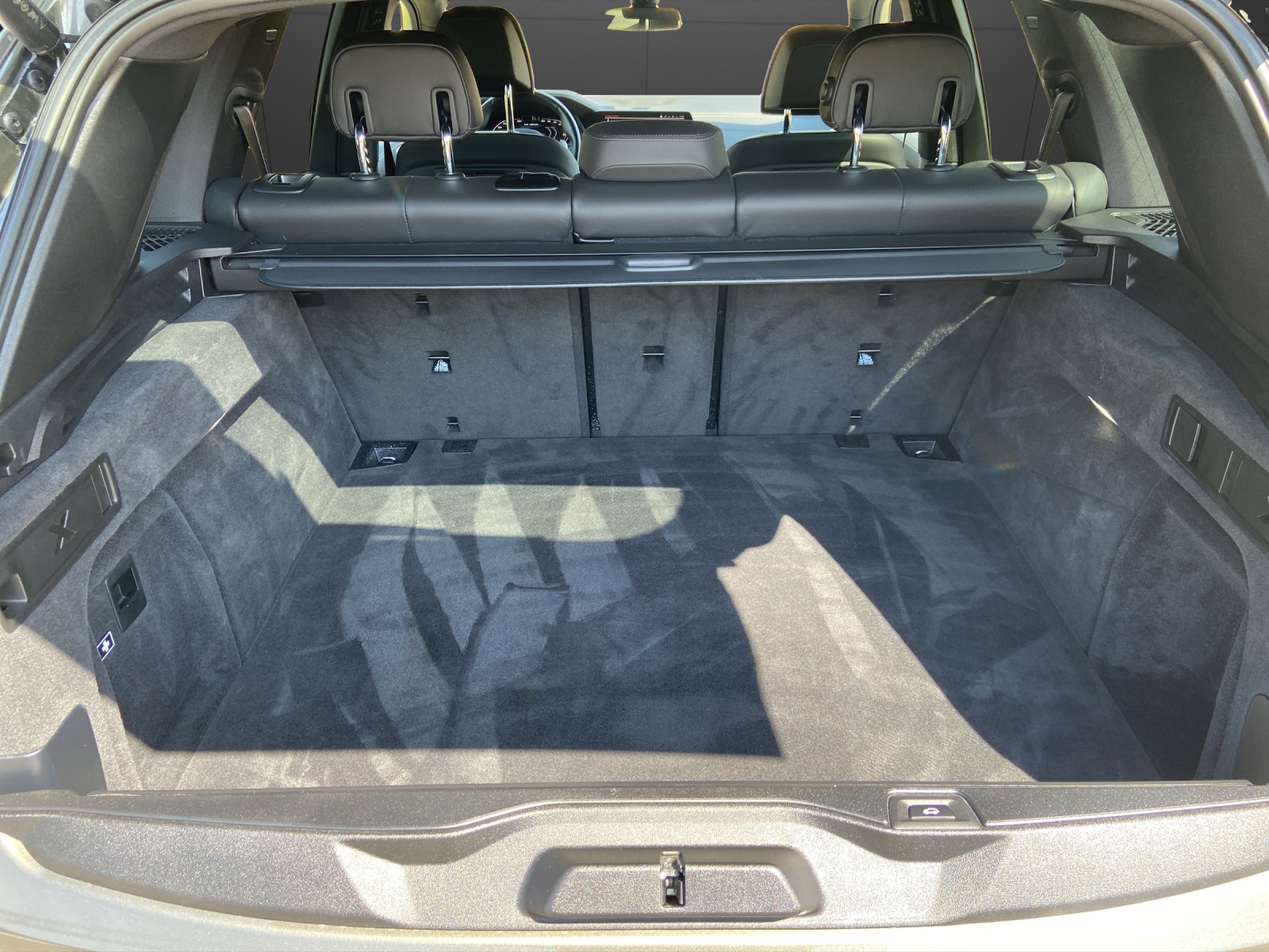 BMW X5 xDrive M50i Steptronic-image-14