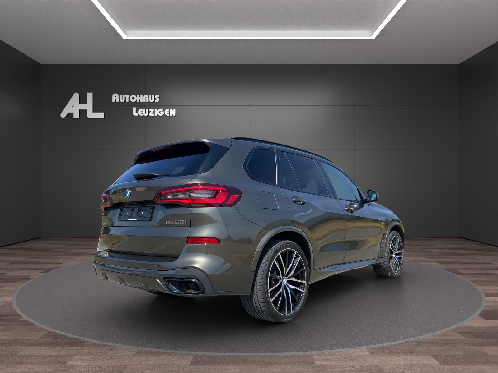 BMW X5 xDrive M50i Steptronic-image-4