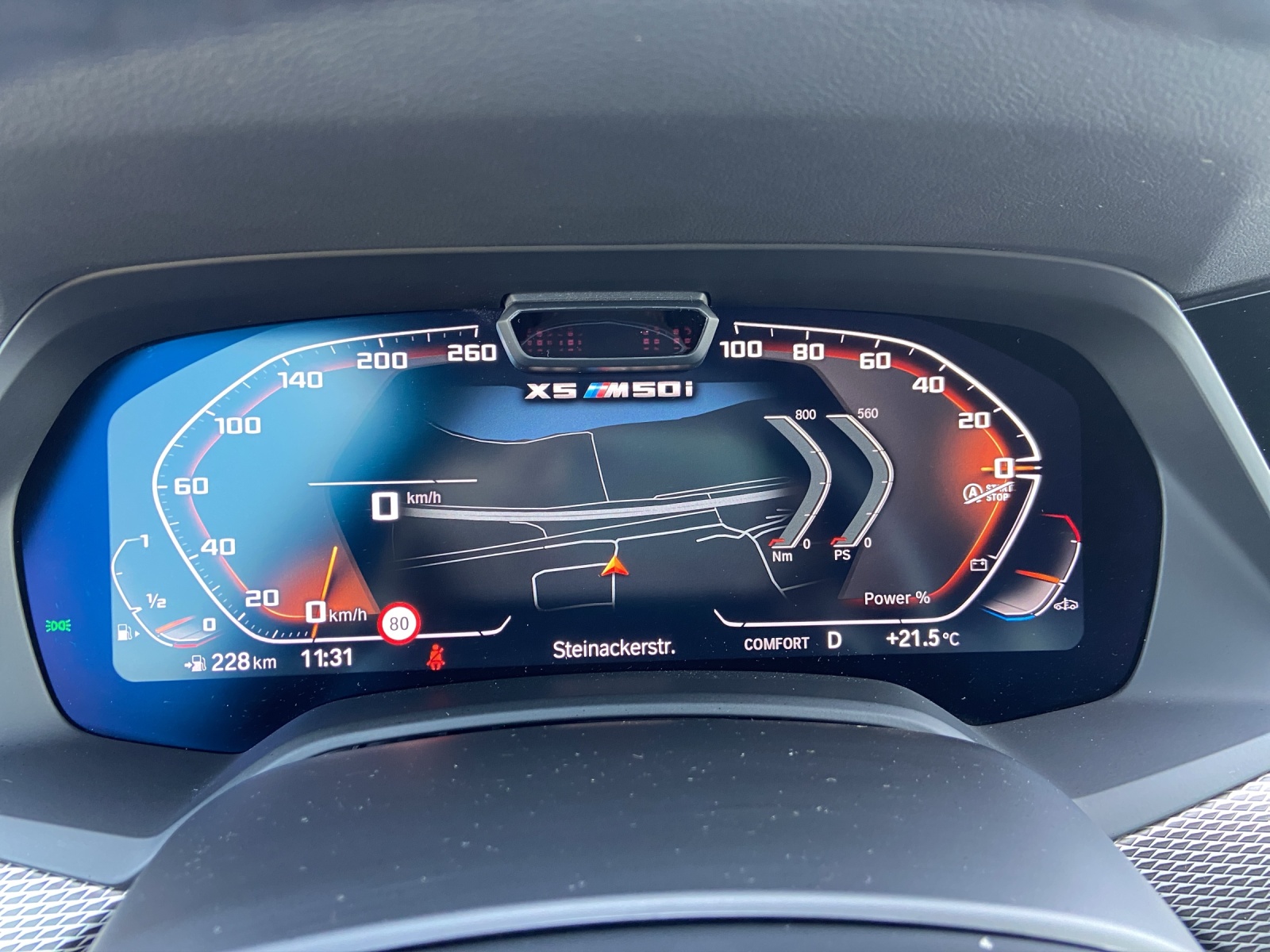 BMW X5 xDrive M50i Steptronic-image-13