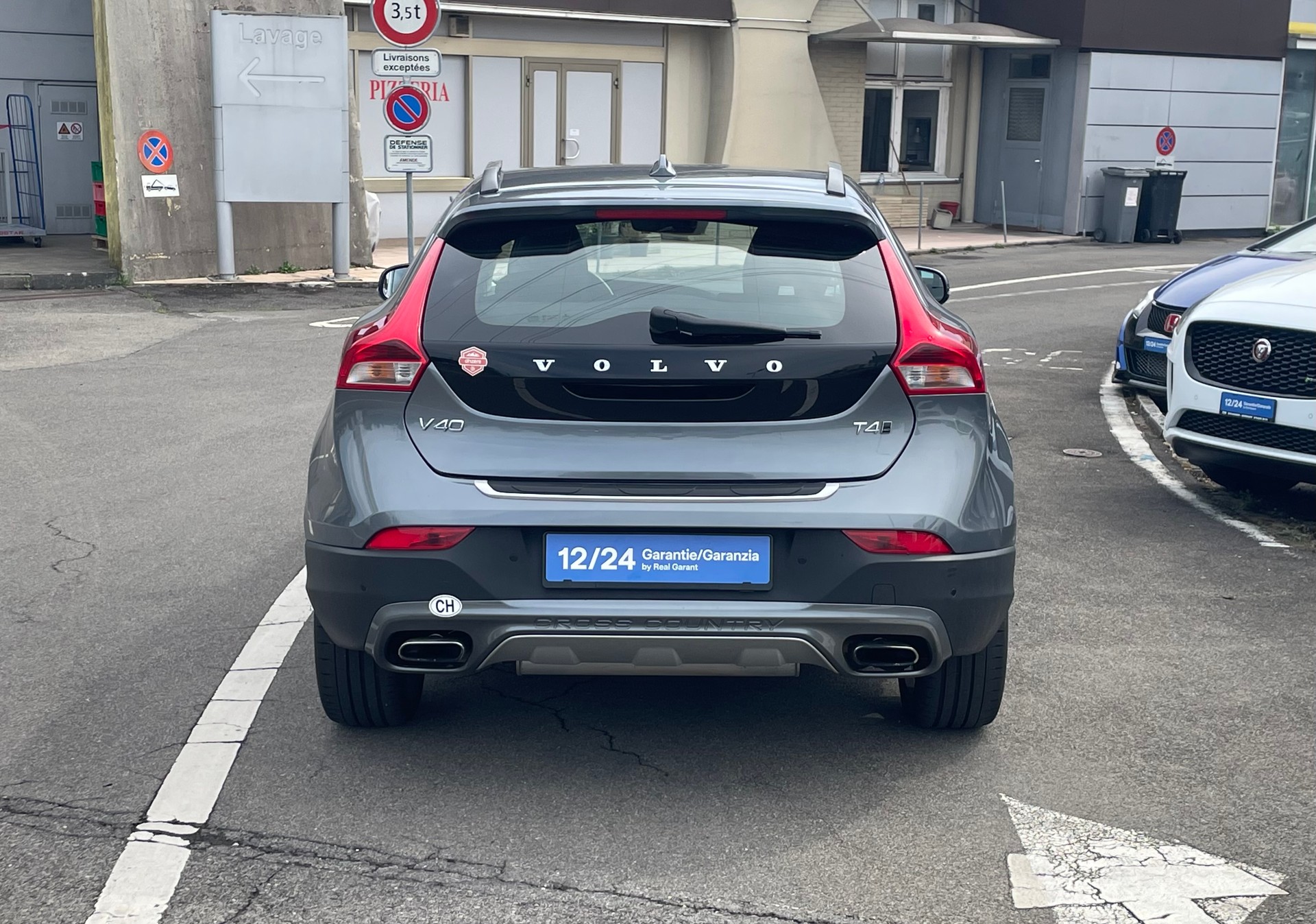 VOLVO V40 Cross Country T4 AWD Lyx Geartronic-image-4