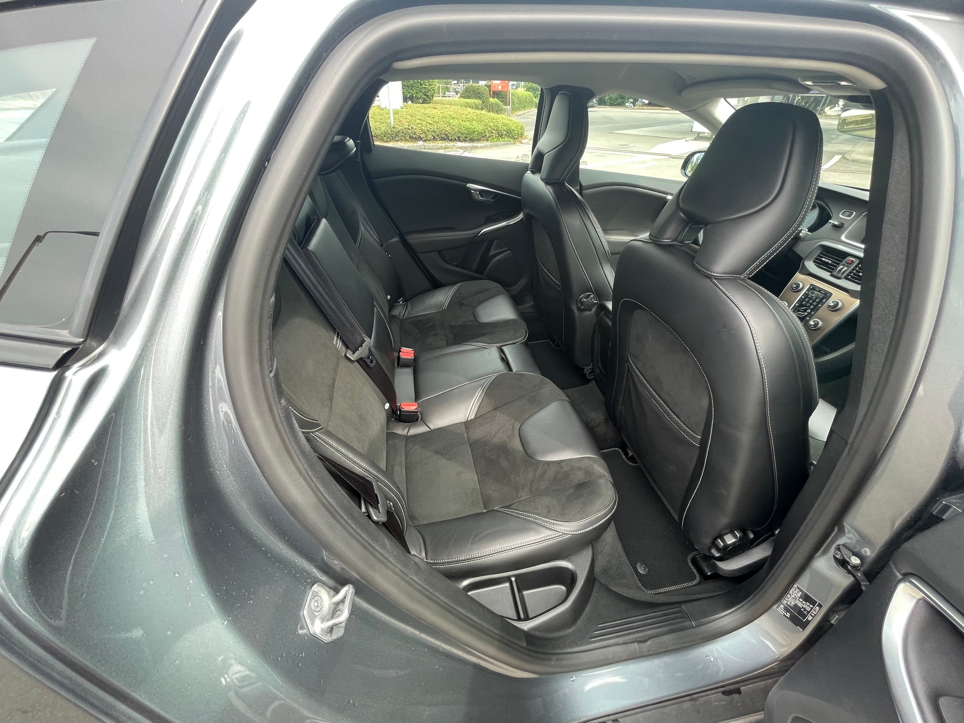 VOLVO V40 Cross Country T4 AWD Lyx Geartronic-image-6