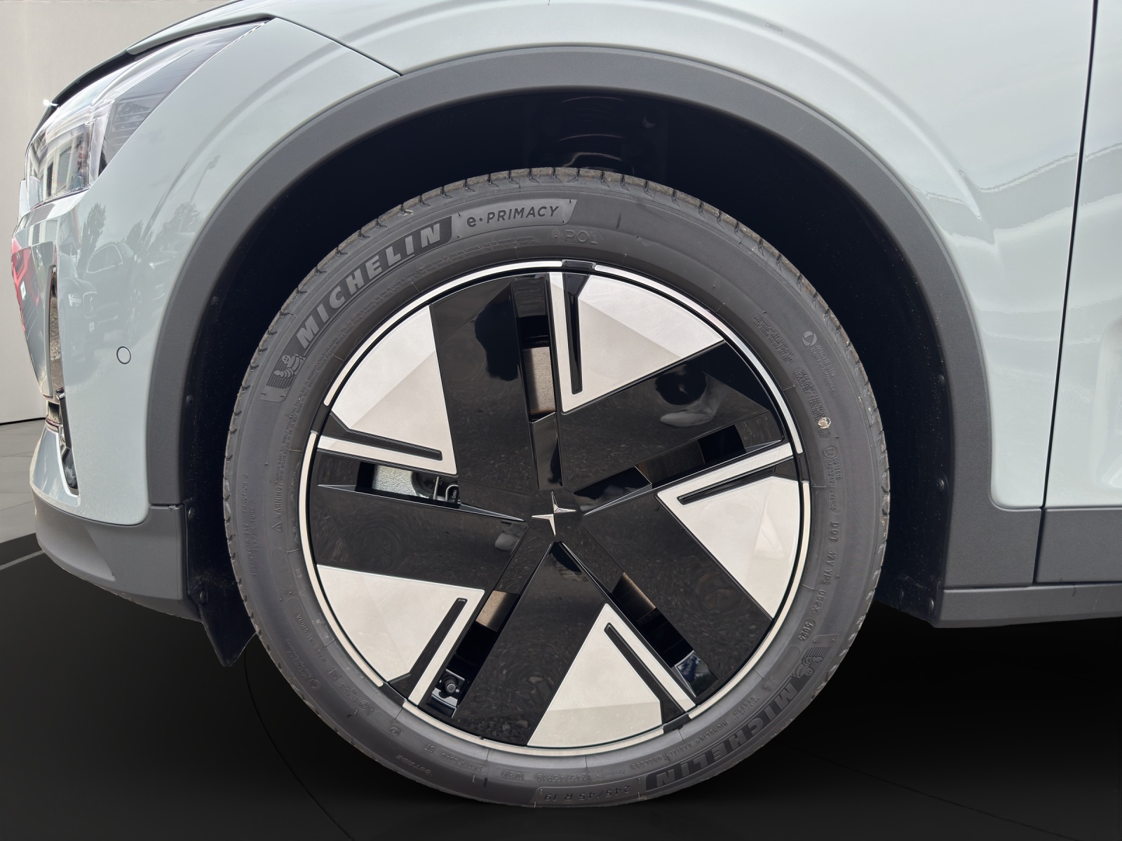 POLESTAR 2 Long Range Dual Motor-image-8