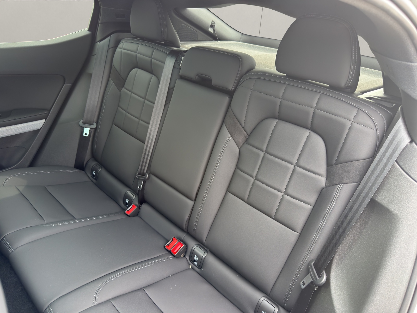 POLESTAR 2 Long Range Dual Motor-image-14