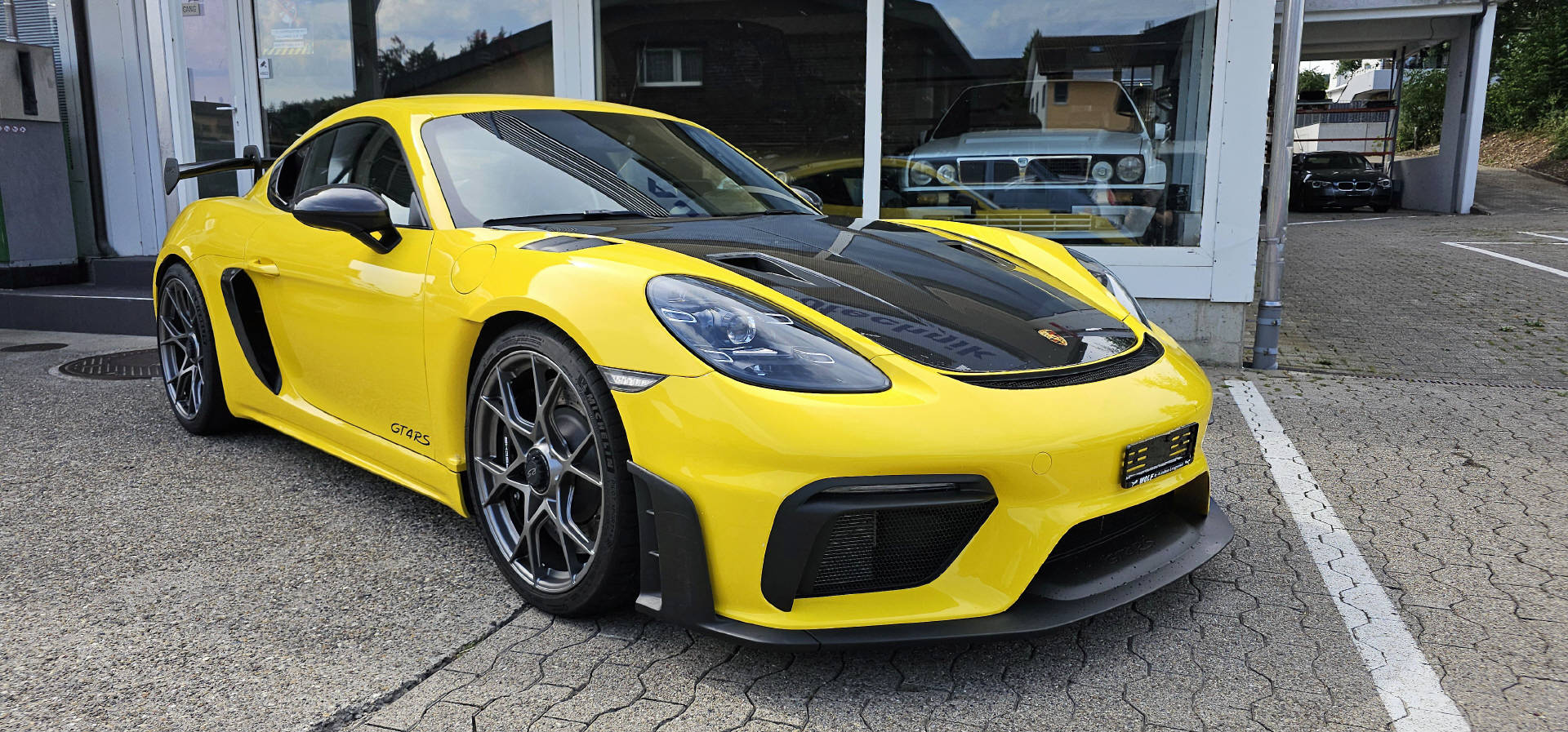 PORSCHE Cayman 718 4.0 GT4 RS PDK-image-1