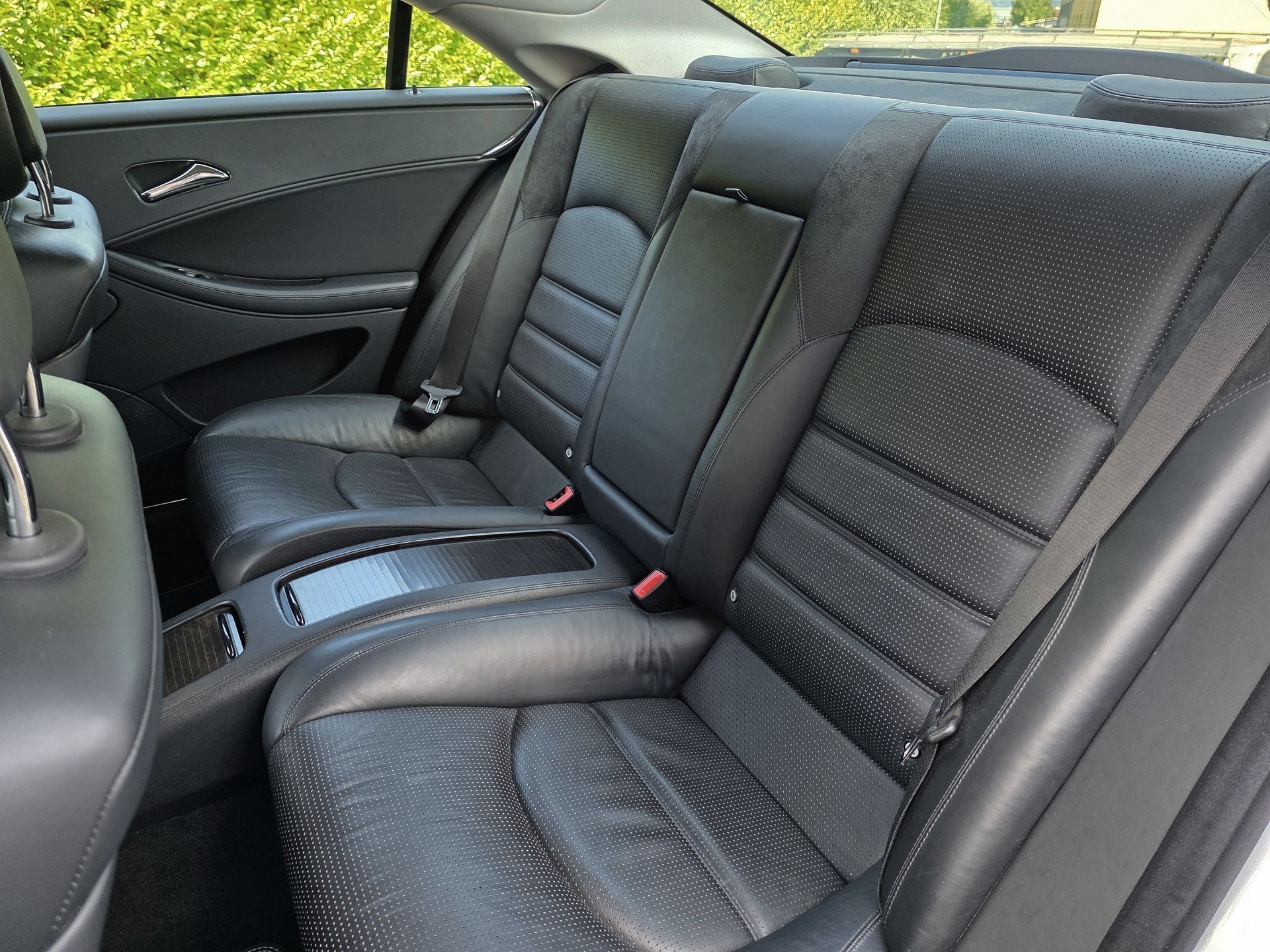 MERCEDES-BENZ CLS 55 AMG Automatic-image-16