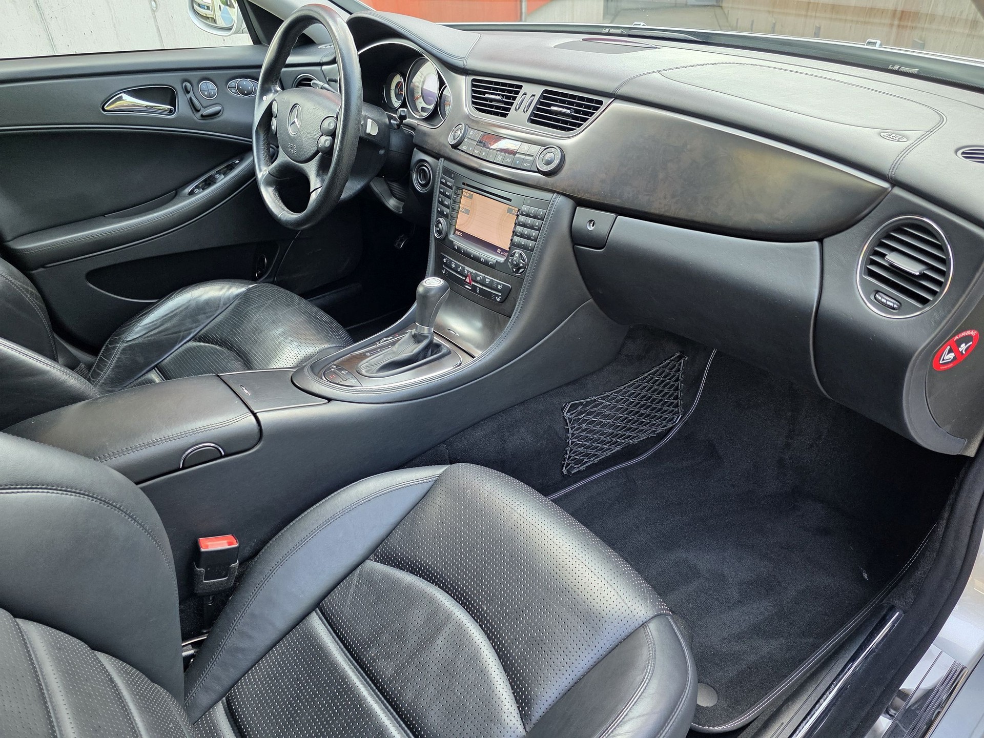 MERCEDES-BENZ CLS 55 AMG Automatic-image-18