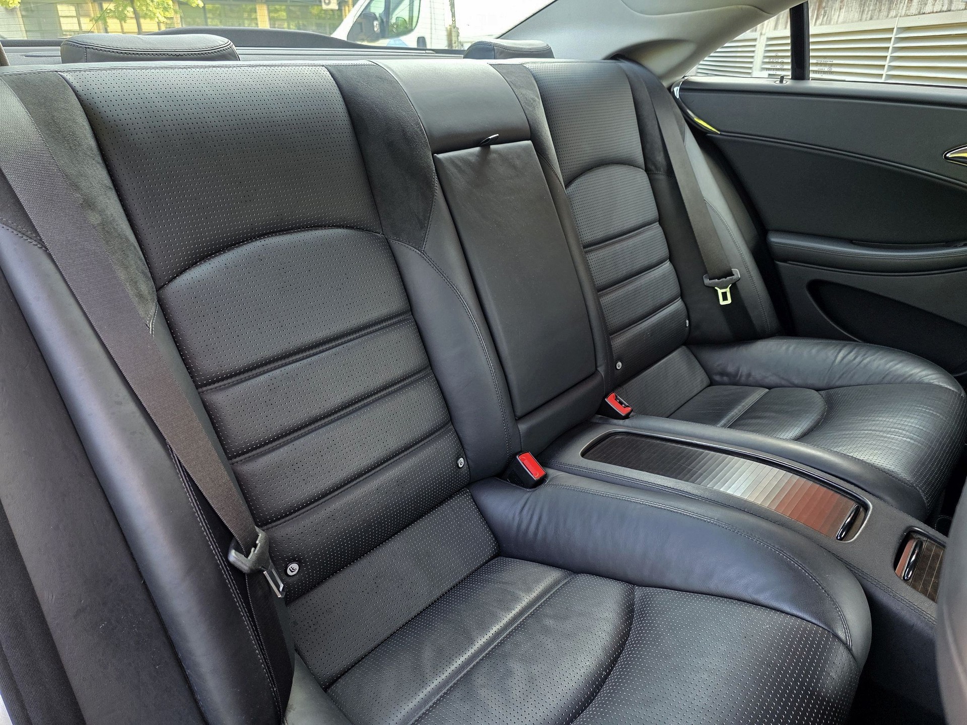 MERCEDES-BENZ CLS 55 AMG Automatic-image-17