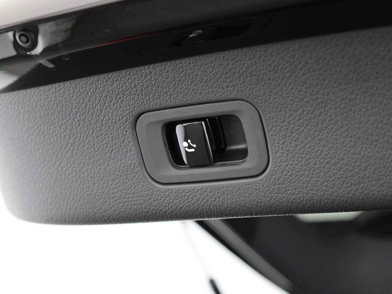 MERCEDES-BENZ GLC 400 e 4Matic 9G-Tronic-image-19