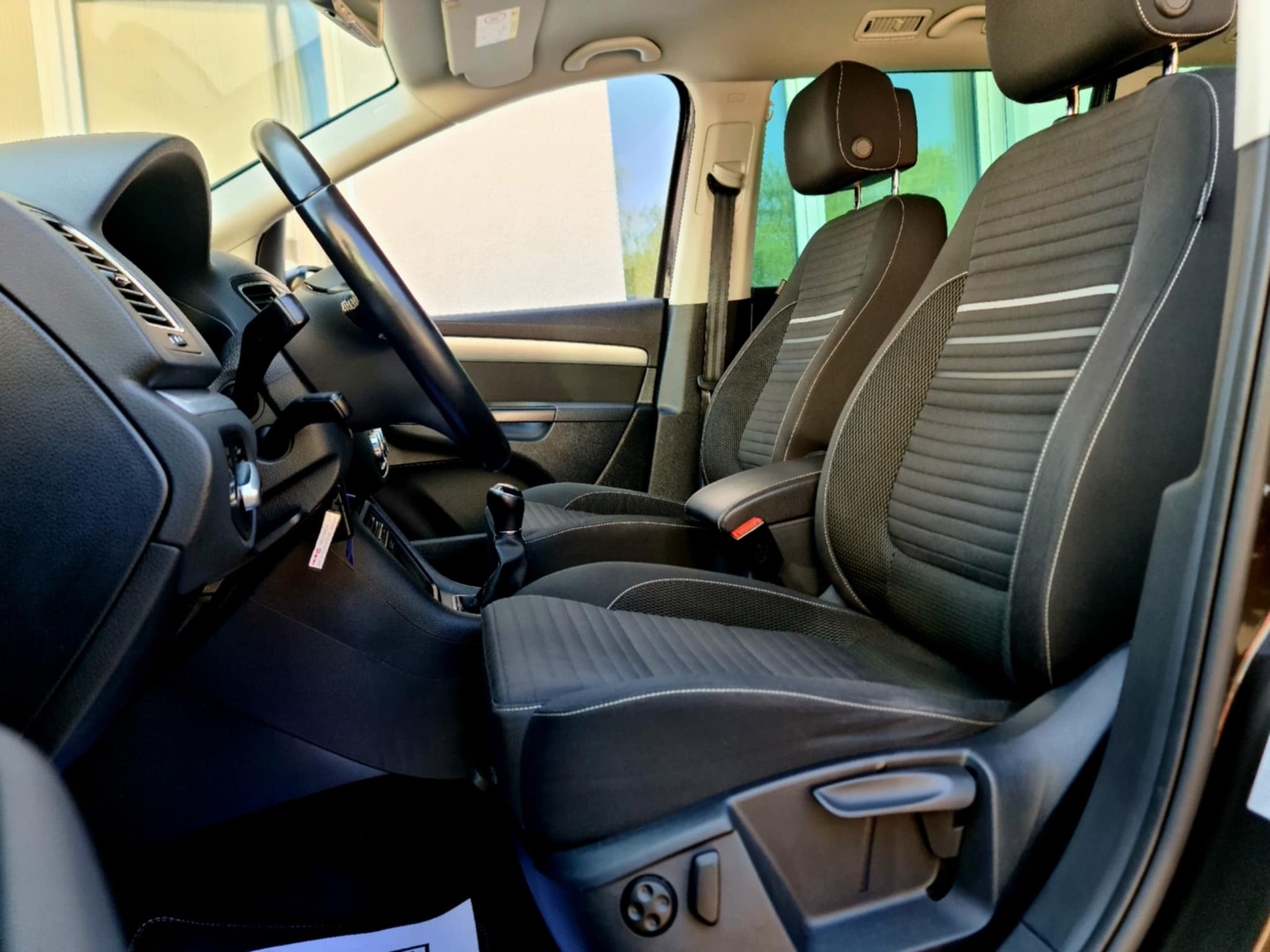 VW Sharan 2.0 TDI BlueMotion Technology Cup-image-11