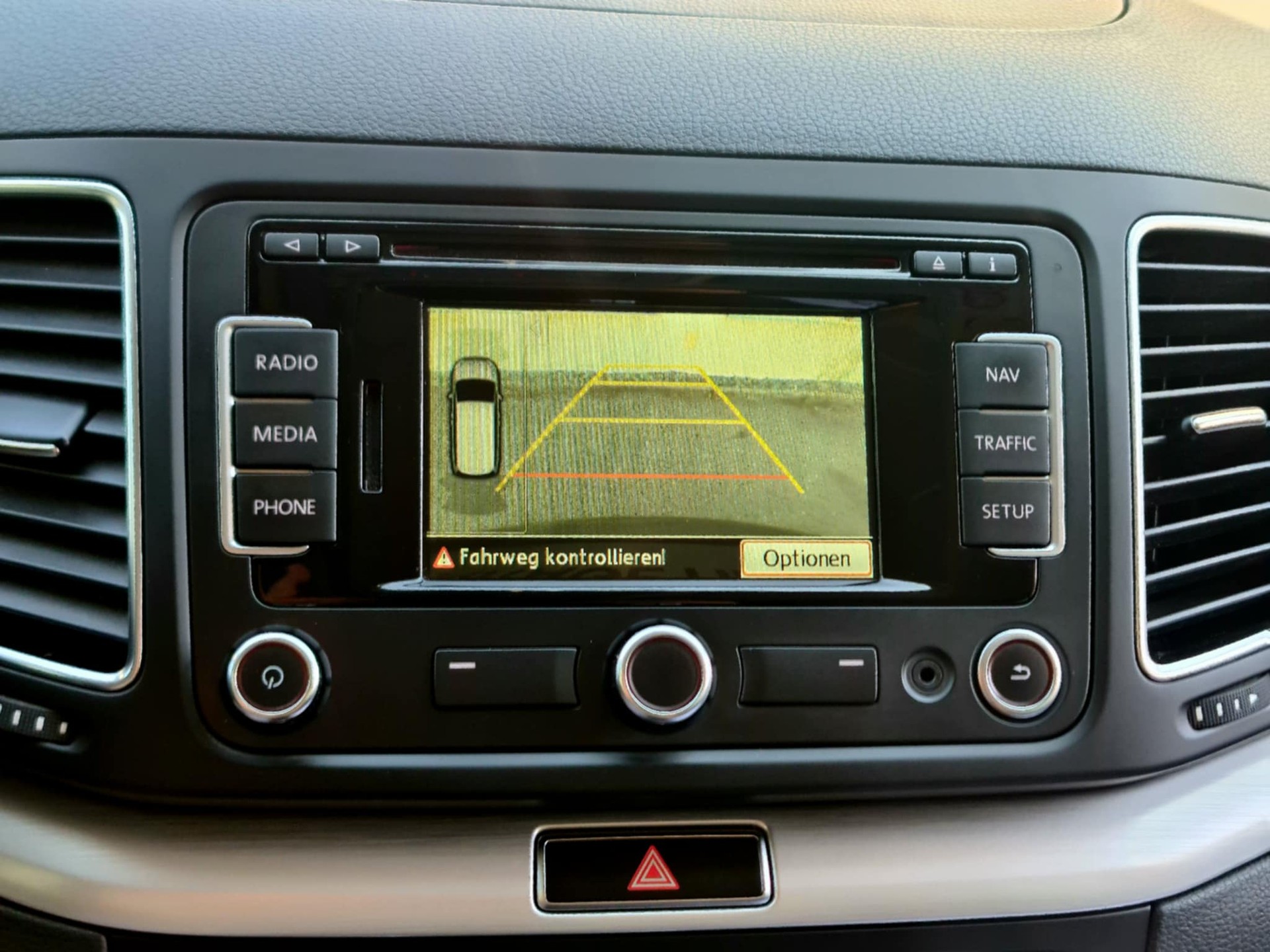 VW Sharan 2.0 TDI BlueMotion Technology Cup-image-12