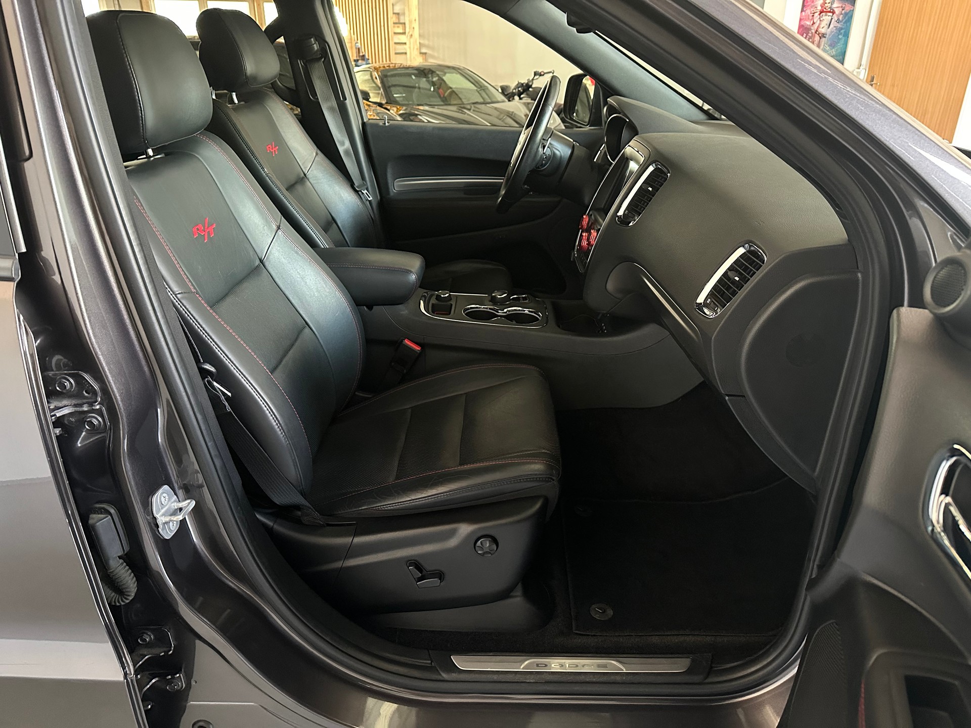 DODGE Durango R/T-image-4