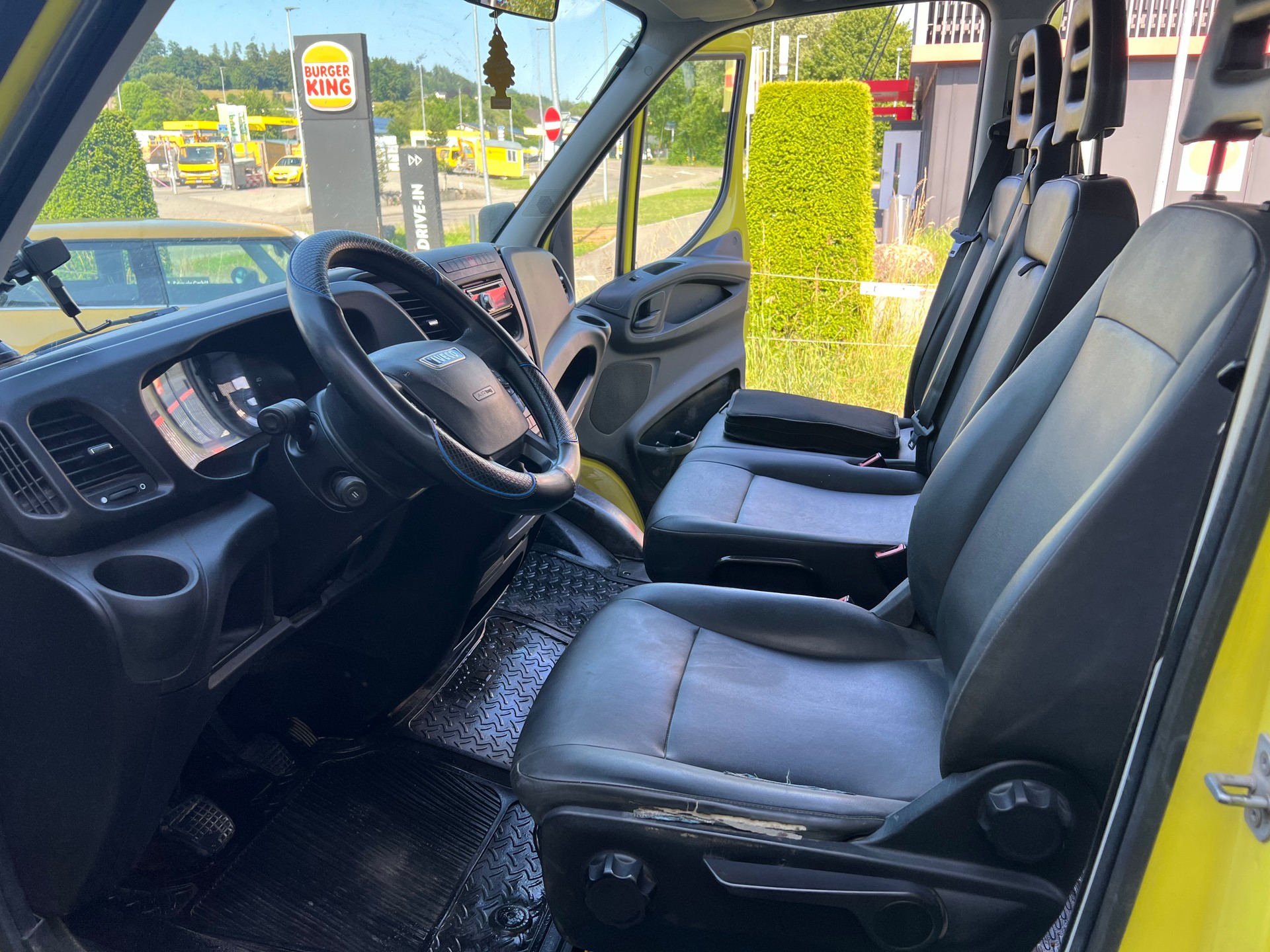 IVECO 35 S 15 D-image-11