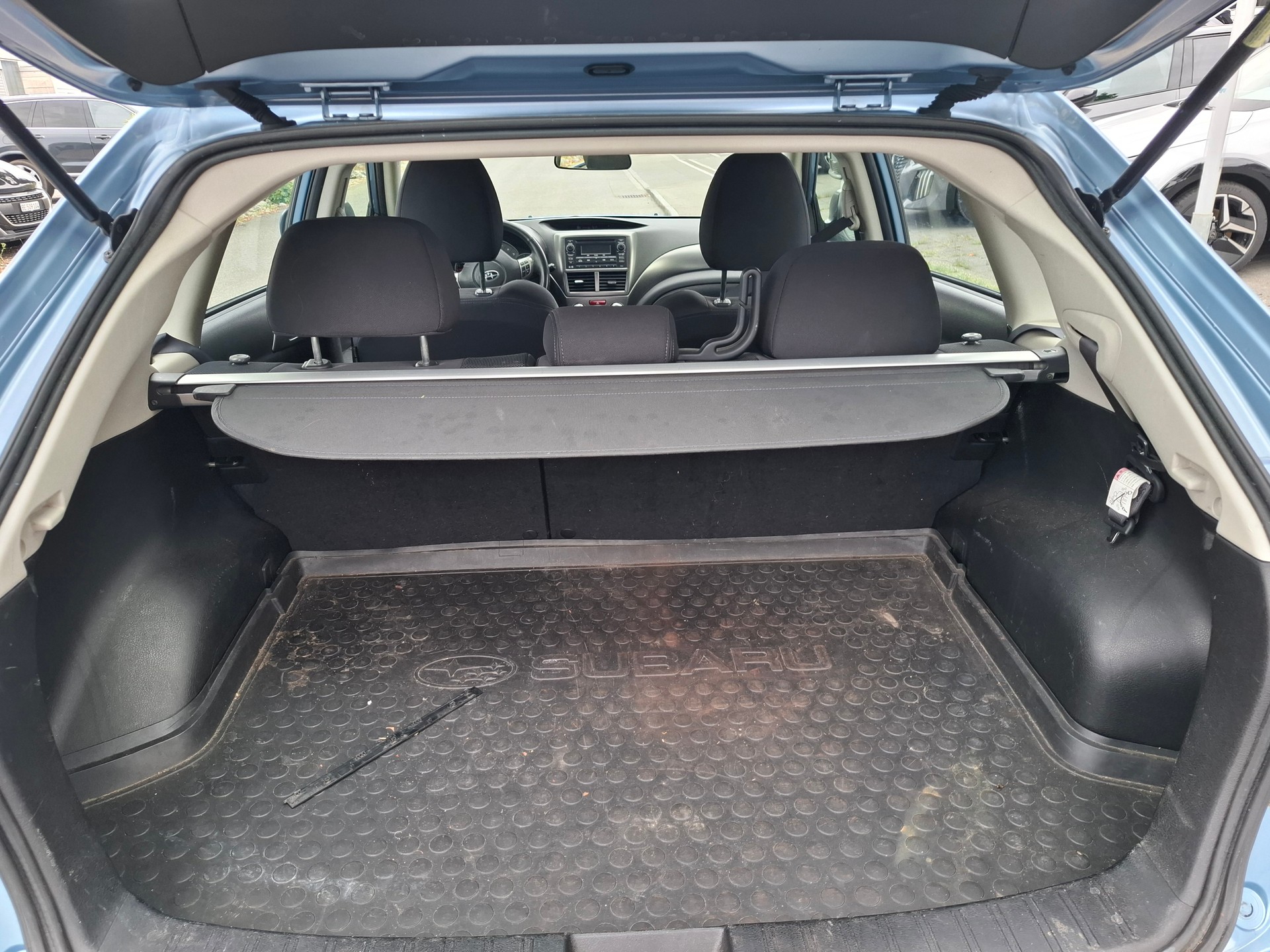 SUBARU Impreza 2.0R Limited S-image-6