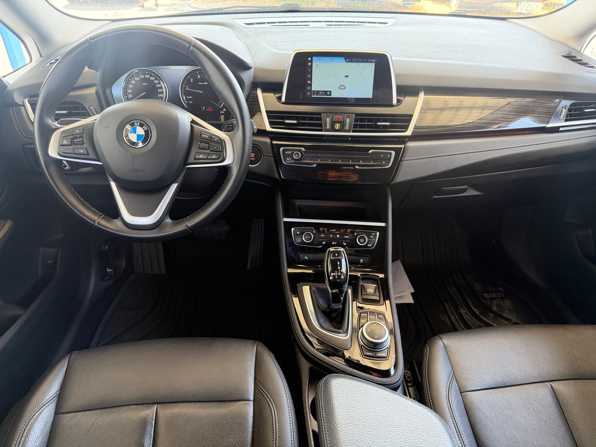 BMW 220i Gran Tourer Luxury Line DKG 7 Plätzer-showroom-element-1