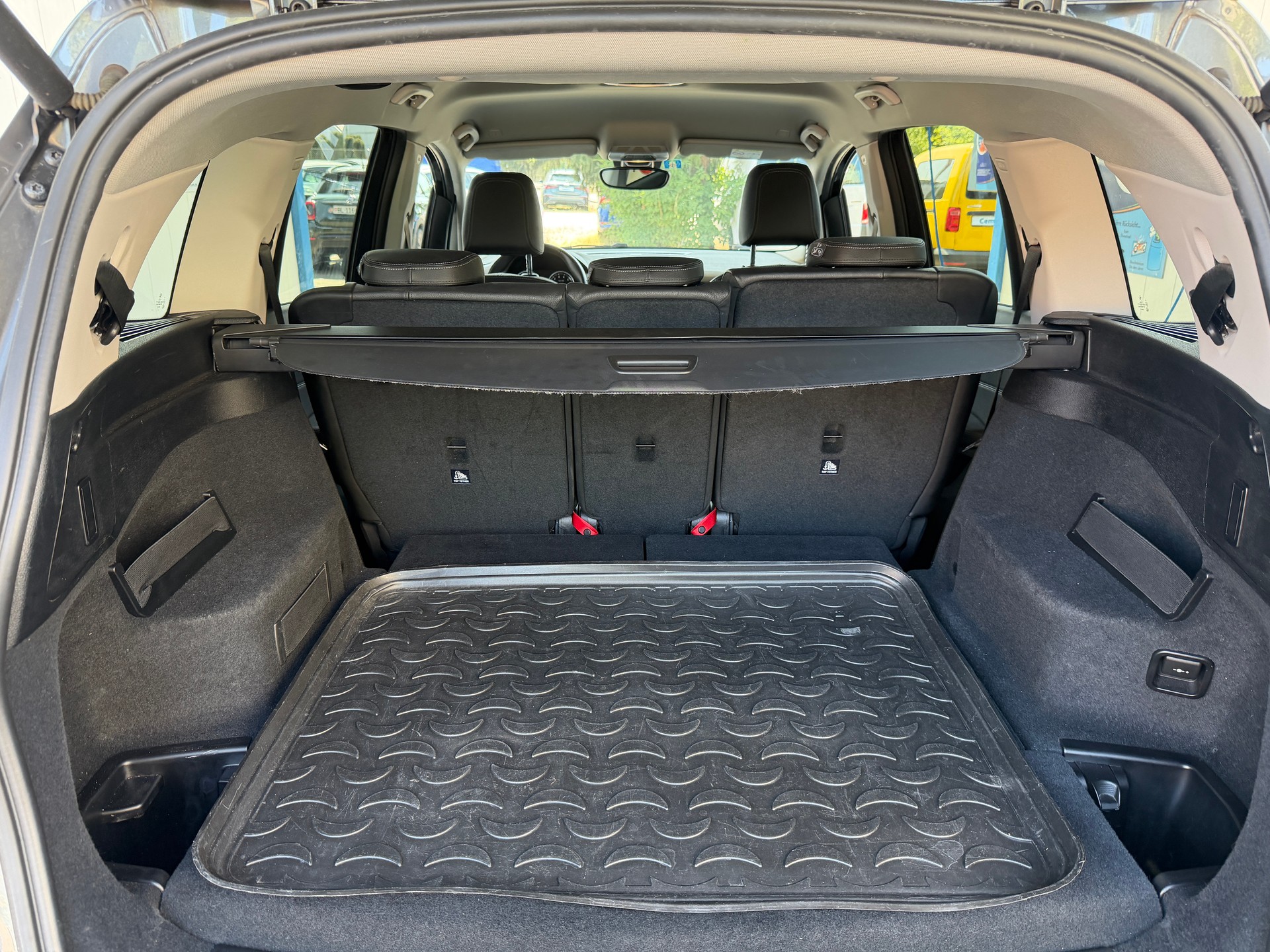 BMW 220i Gran Tourer Luxury Line DKG 7 Plätzer-image-14