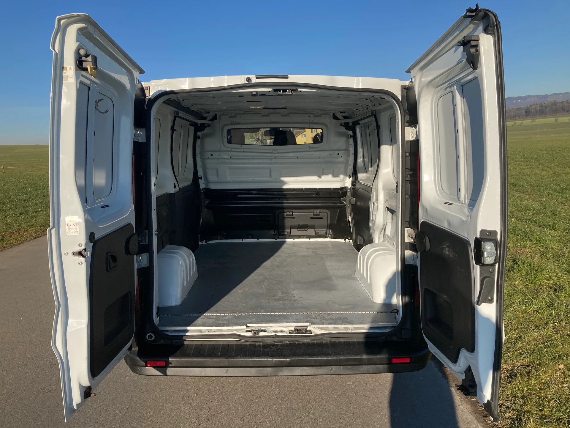 RENAULT Trafic 1.6 dCi 115 2.9t Business L1H1 *Nutzlast 1`160KG*2 Schiebetüren*-image-5