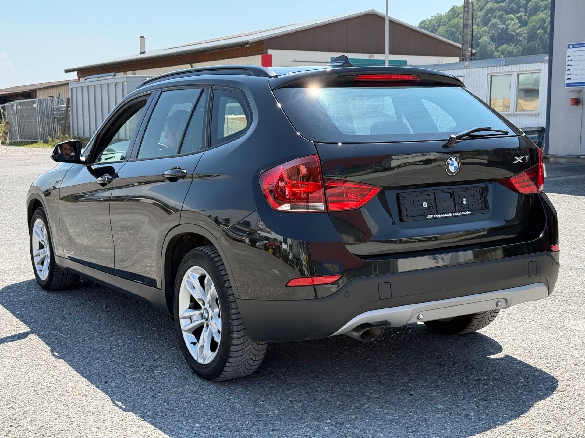 BMW X1 sDrive 20d-image-3