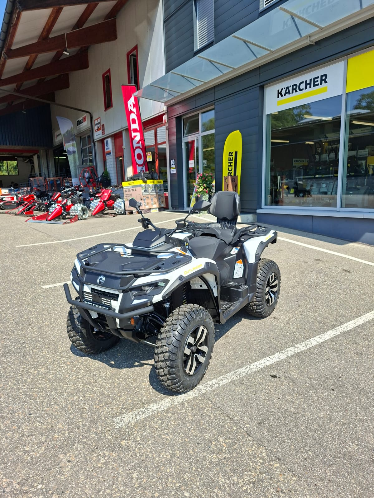 CAN-AM MAX EV