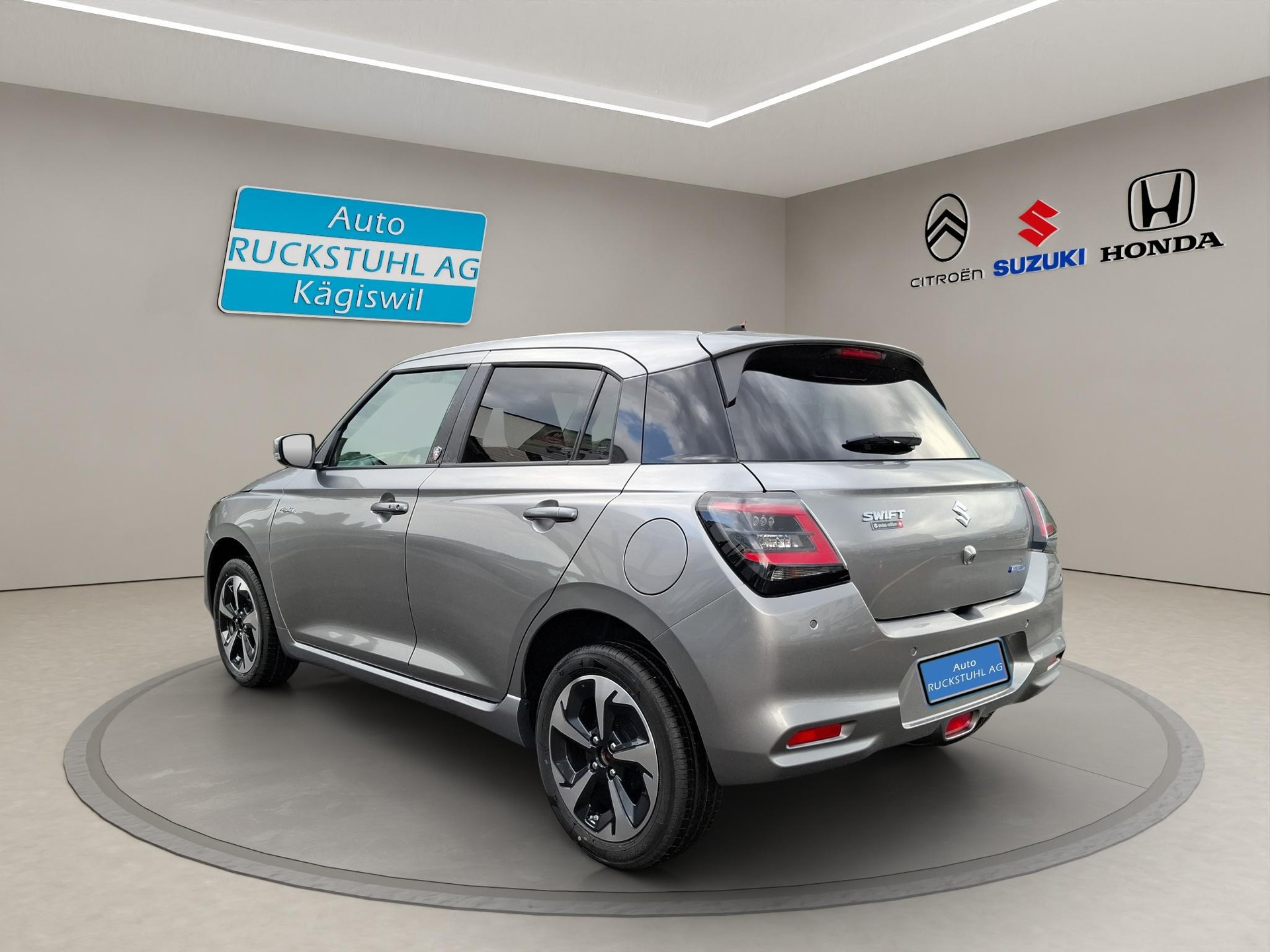 SUZUKI Swift 1.2 Piz Sulai Top Hybrid 4x4-image-4