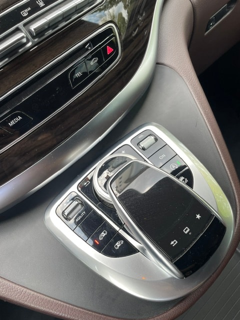MERCEDES-BENZ V 250 d Avantgarde lang 4Matic 7G-Tronic-image-22