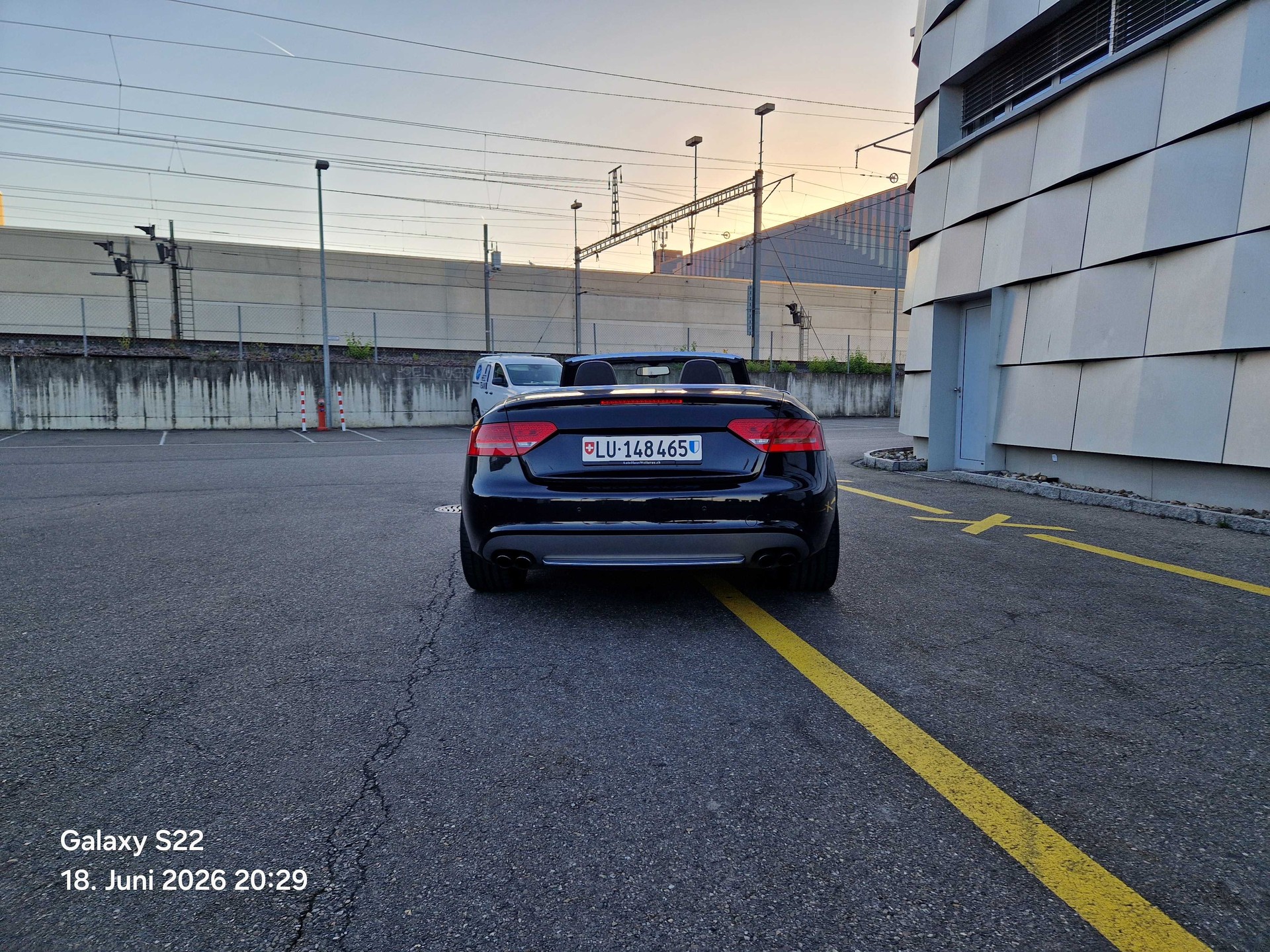 AUDI 3.0 V6 TFSI quattro S-Tronic-image-3
