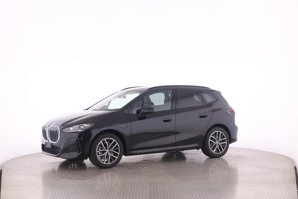 BMW 230e xDrive Active Tourer-image-11