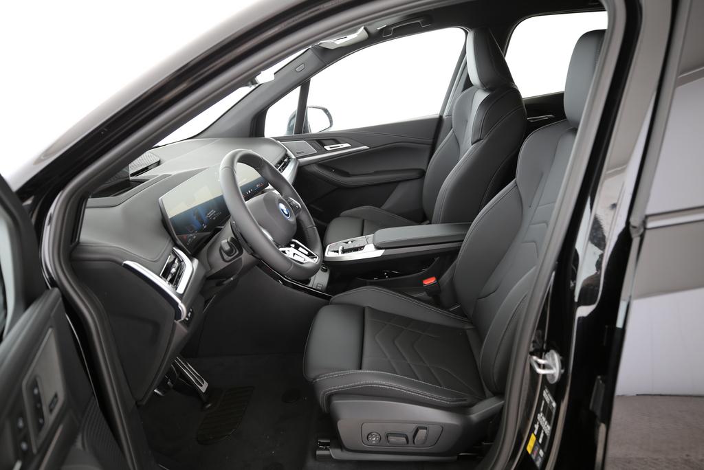 BMW 230e xDrive Active Tourer-image-19