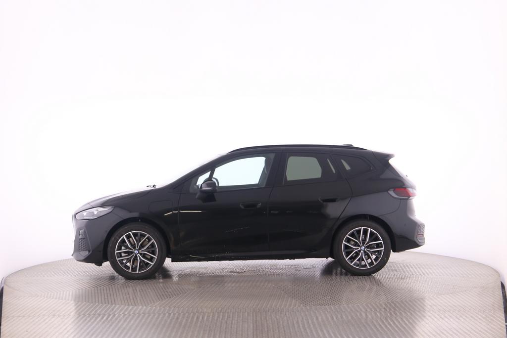 BMW 230e xDrive Active Tourer-image-12