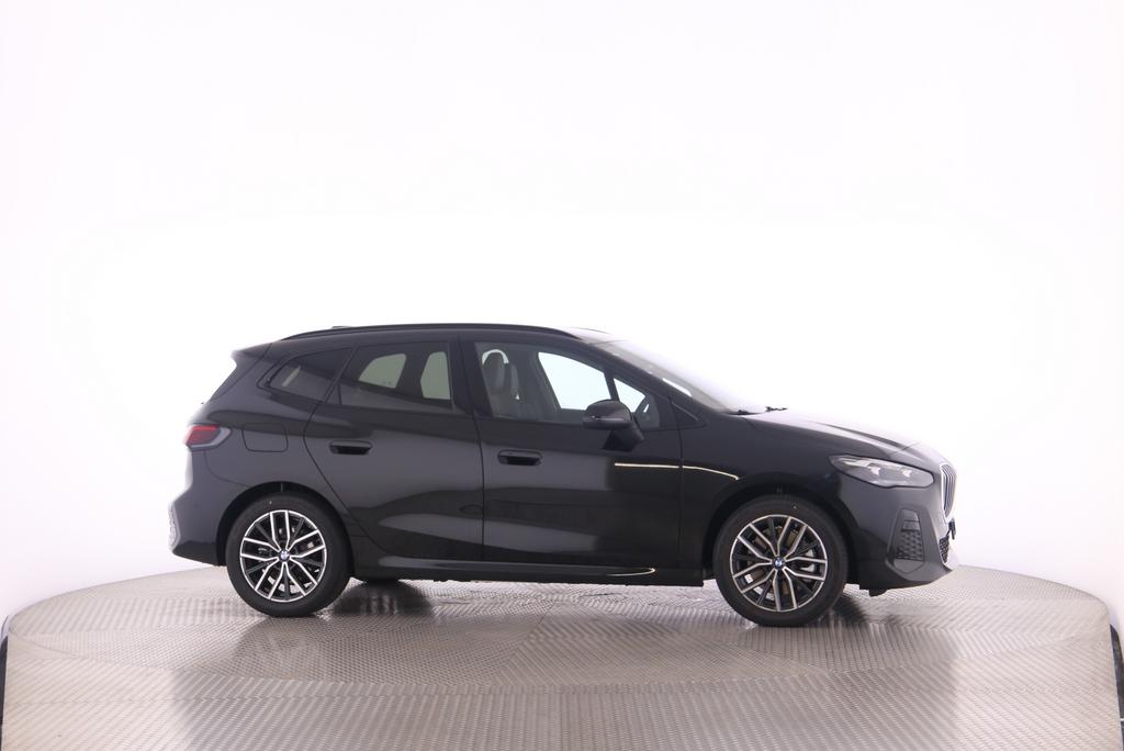BMW 230e xDrive Active Tourer-image-4