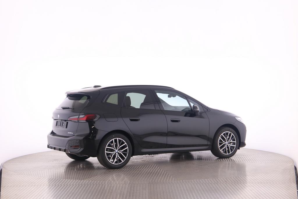 BMW 230e xDrive Active Tourer-image-3