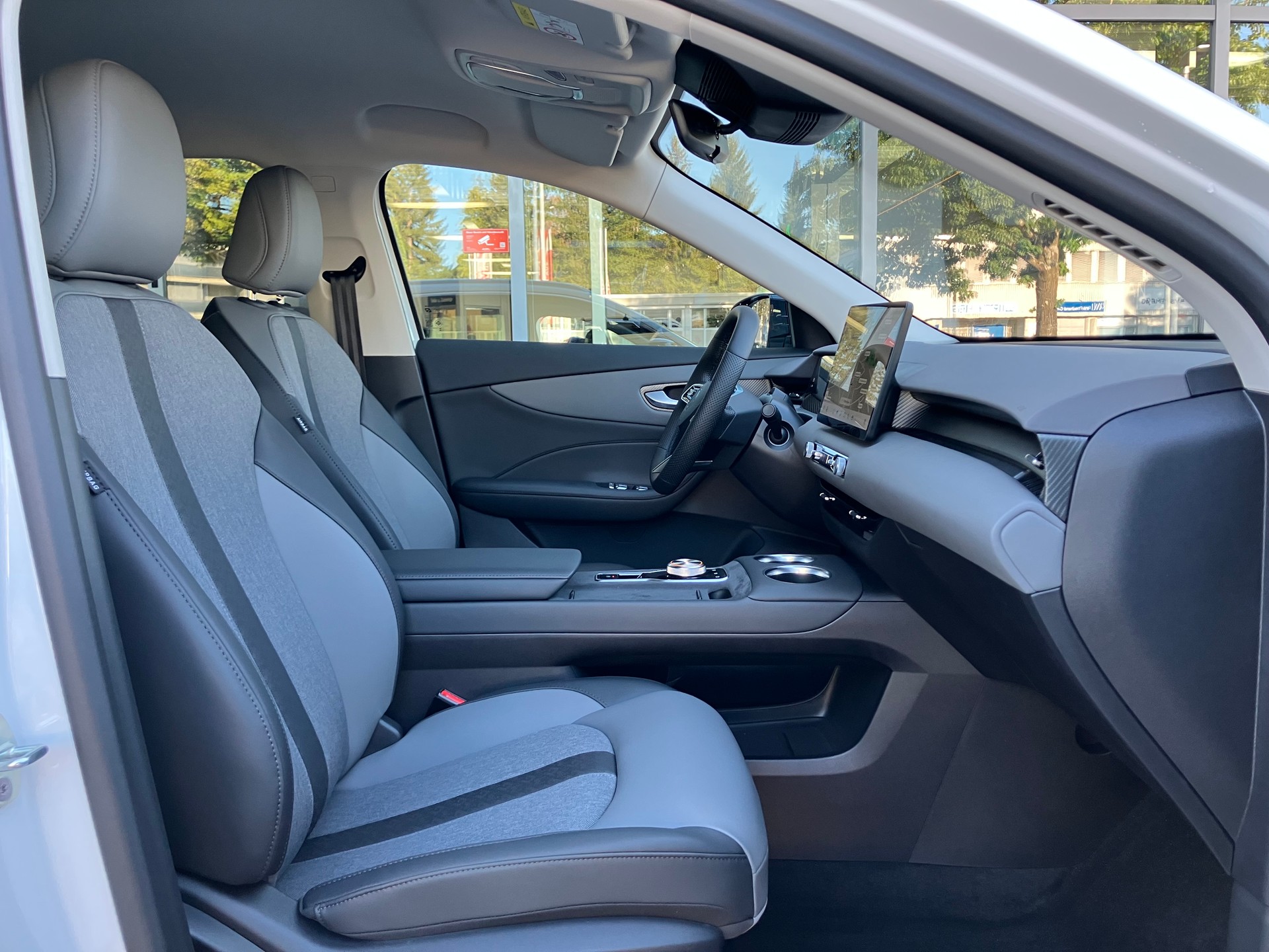 MG S5 EV 64kWh Luxury-image-7