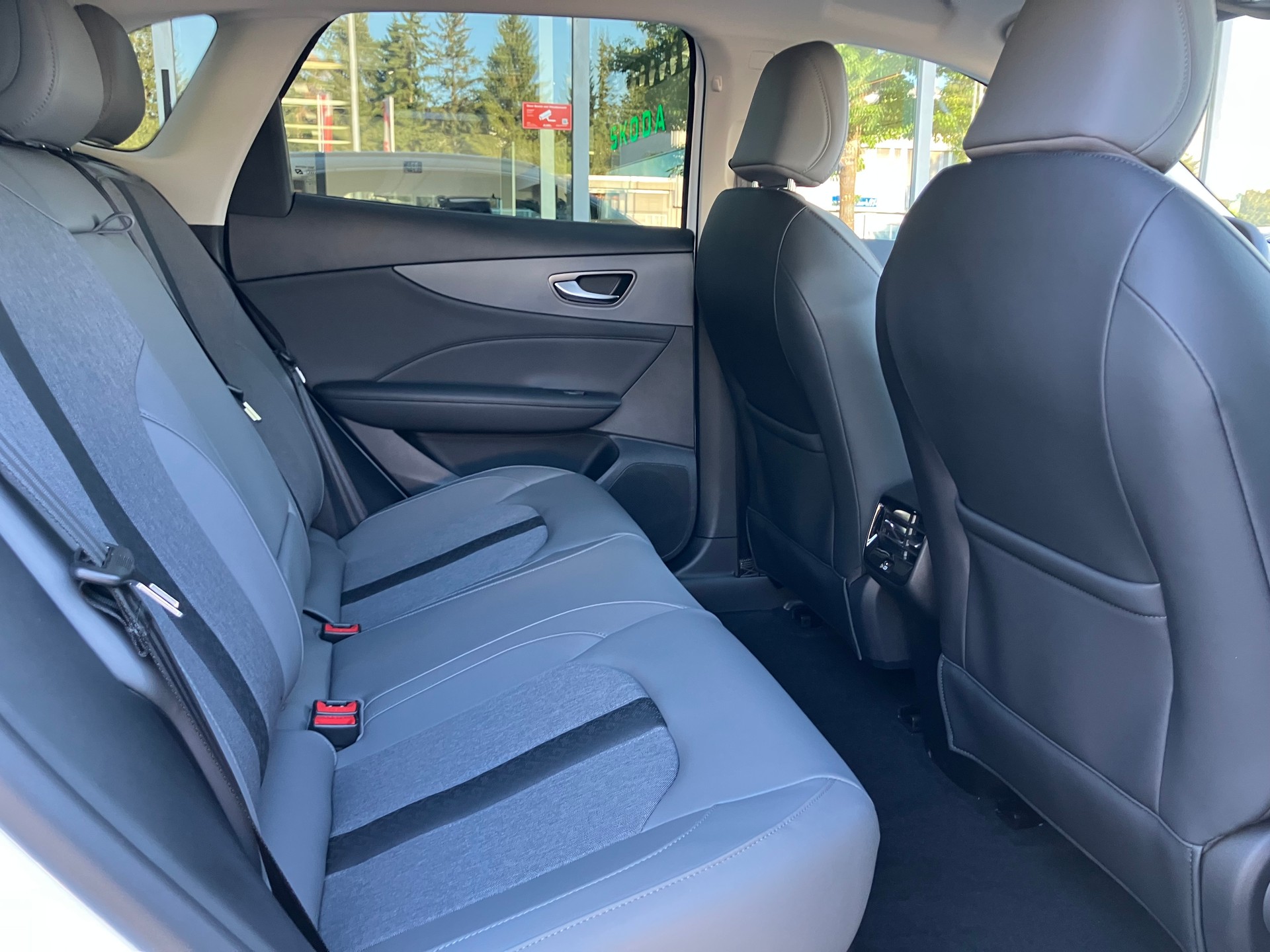 MG S5 EV 64kWh Luxury-image-6