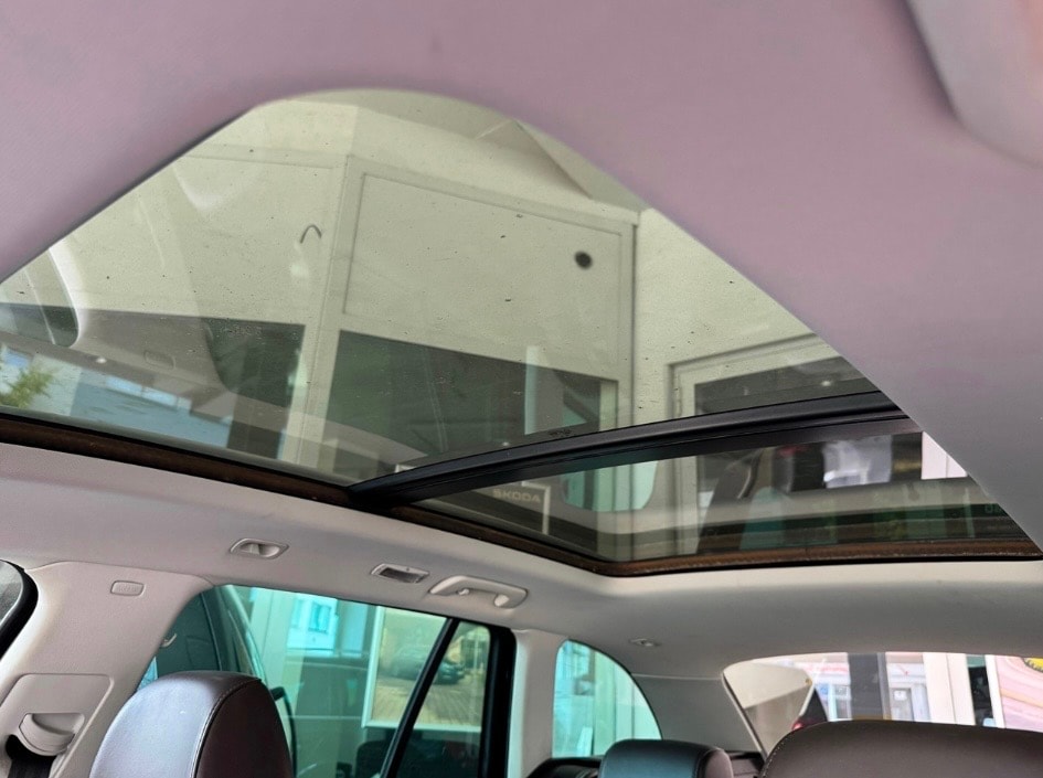 SKODA Superb Combi 2.0 TDi Laurin & Klement 4x4 DSG-image-13