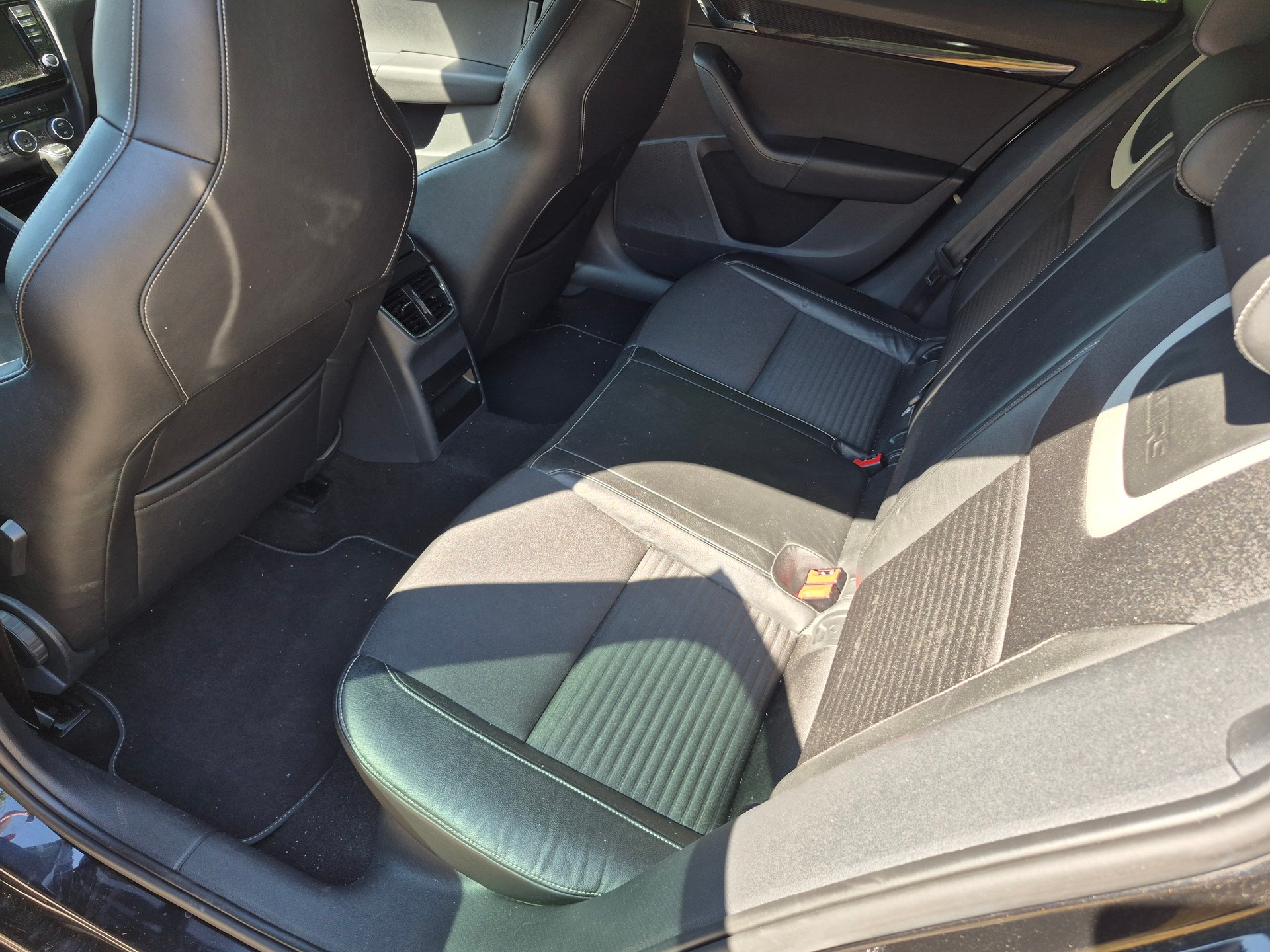 SKODA Octavia Combi 2.0 TDI RS DSG-image-5