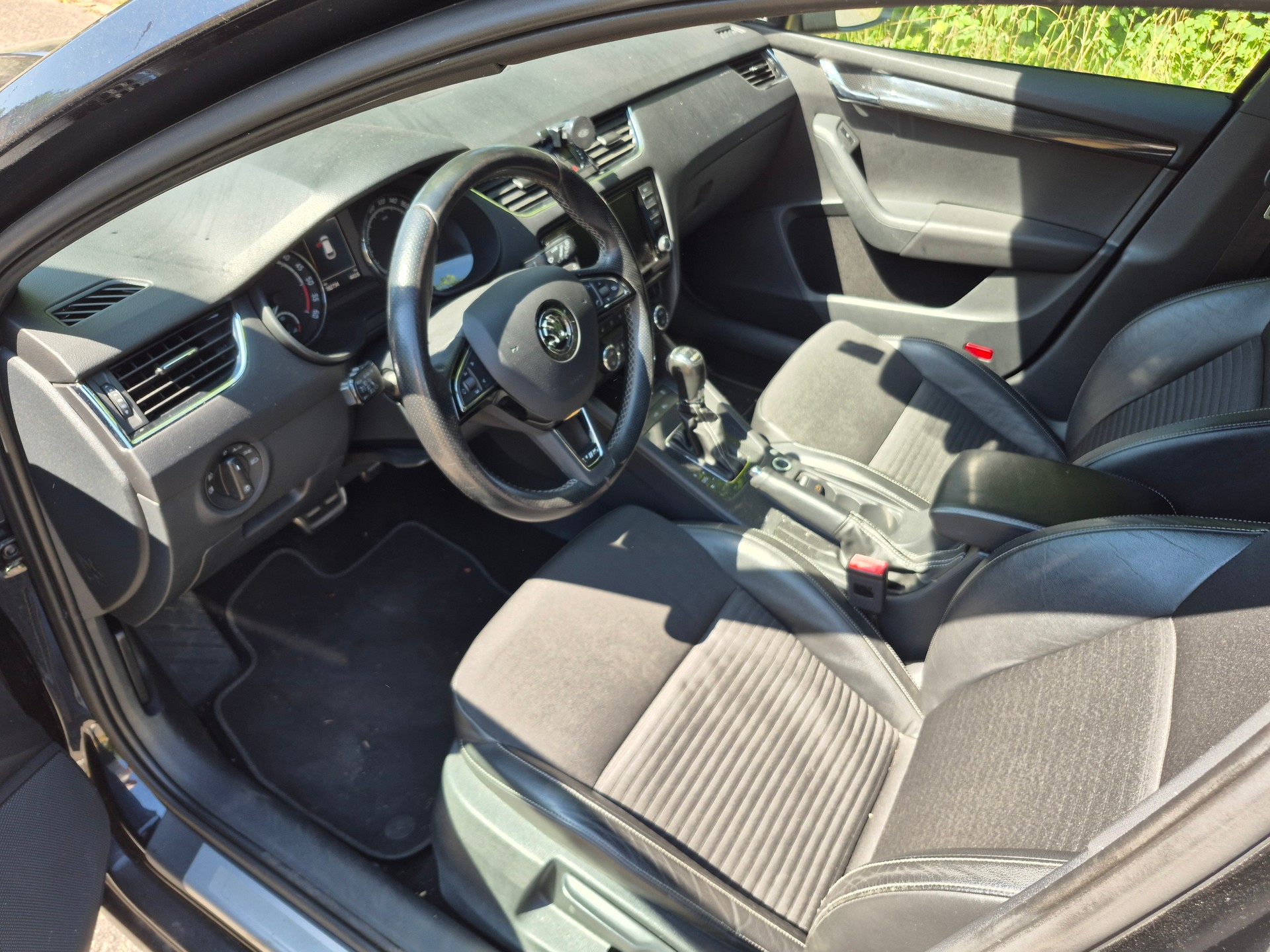 SKODA Octavia Combi 2.0 TDI RS DSG-image-6