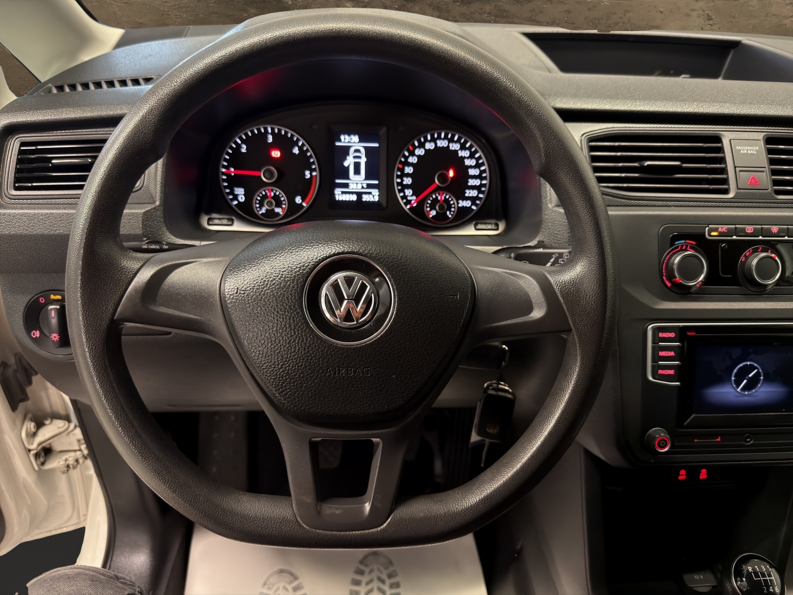 VW Caddy Maxi 2.0TDI 4Motion BlueMotion Technology-image-8