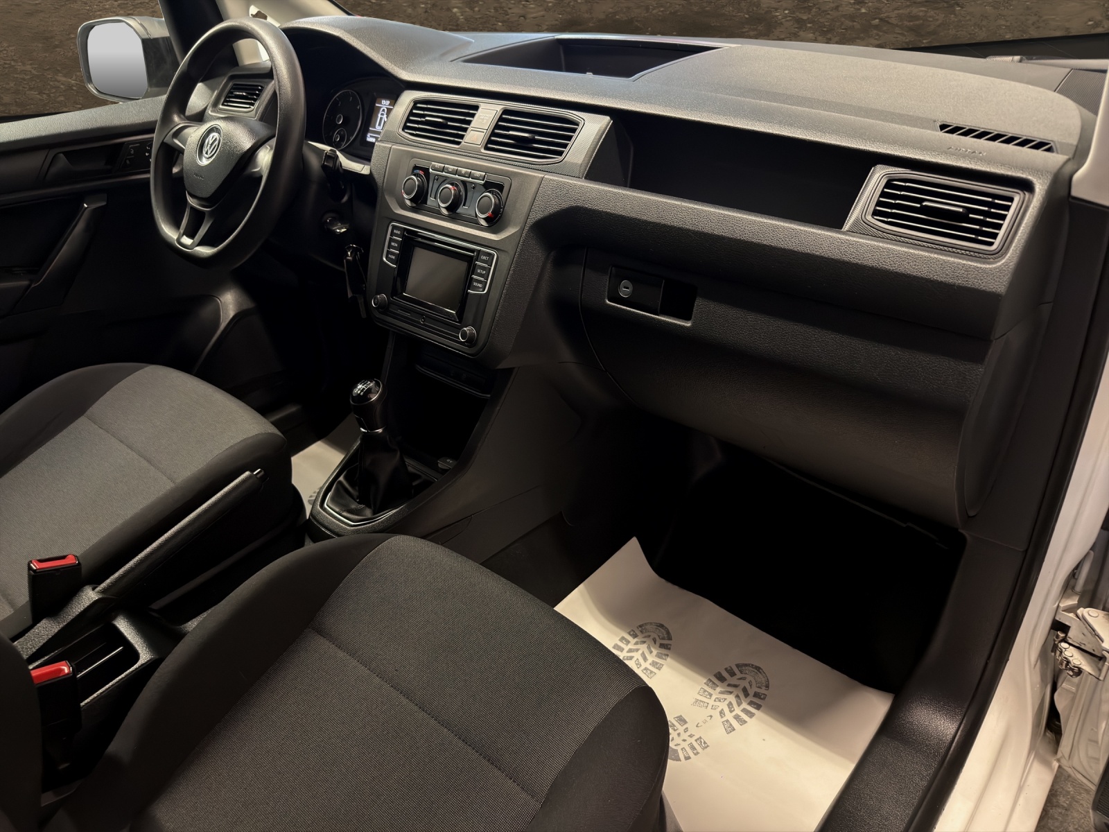 VW Caddy Maxi 2.0TDI 4Motion BlueMotion Technology-image-6