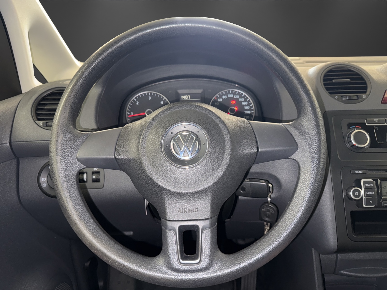 VW Caddy 1.6 TDI BlueMotion Technology-image-10